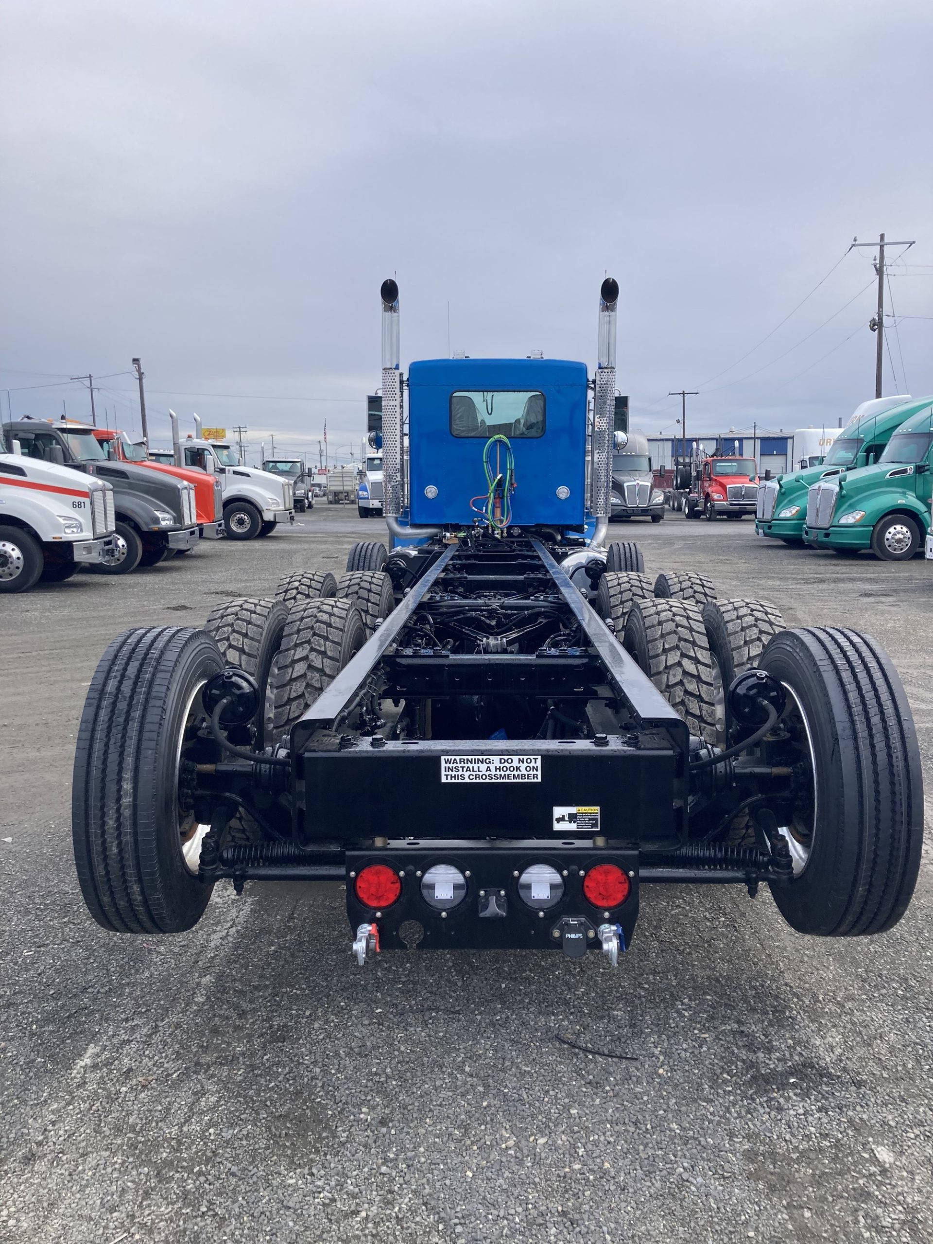2024 Kenworth T800B - image 2 of 6
