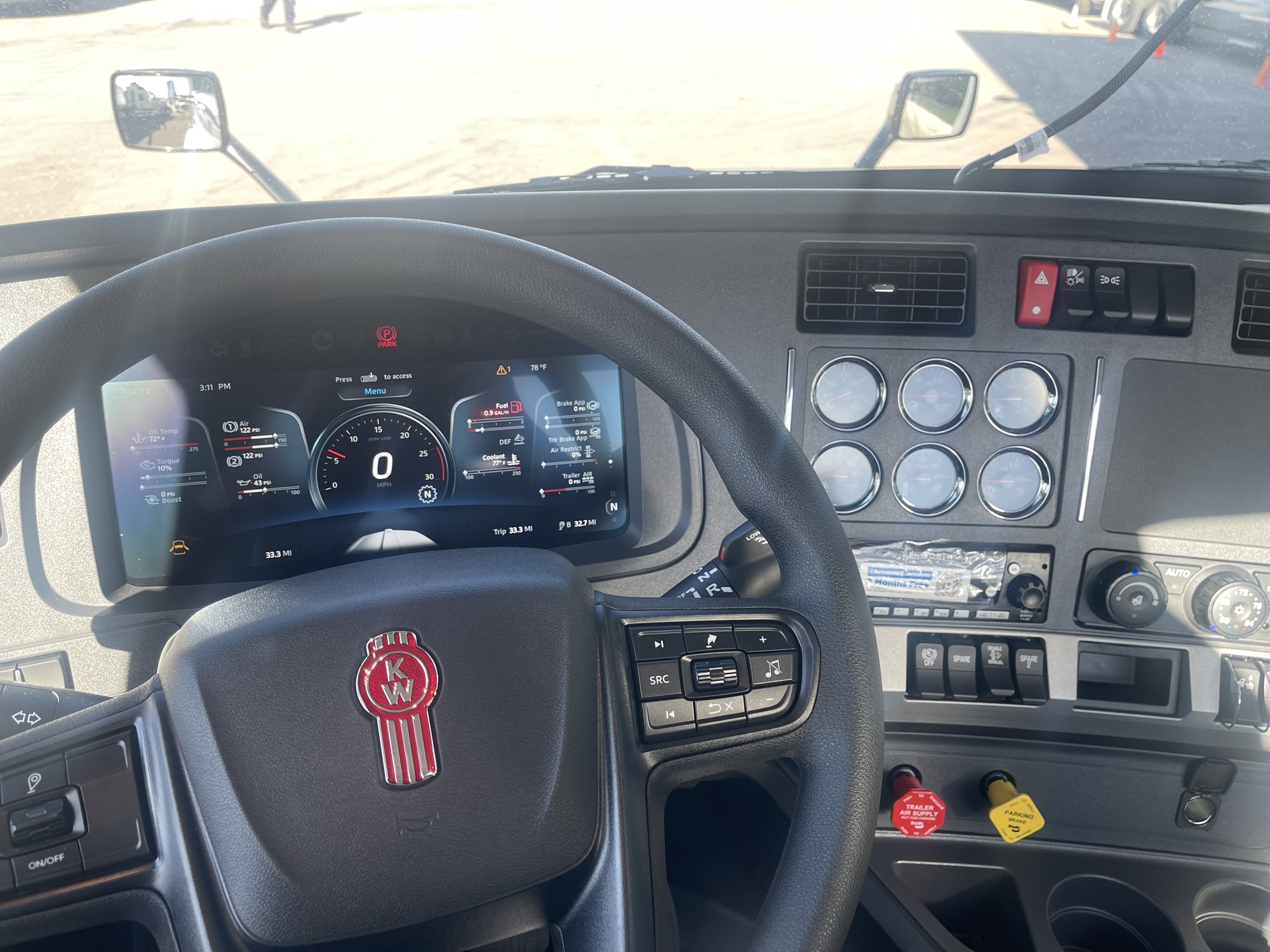 2025 Kenworth T680 Next Gen - image 2 of 6
