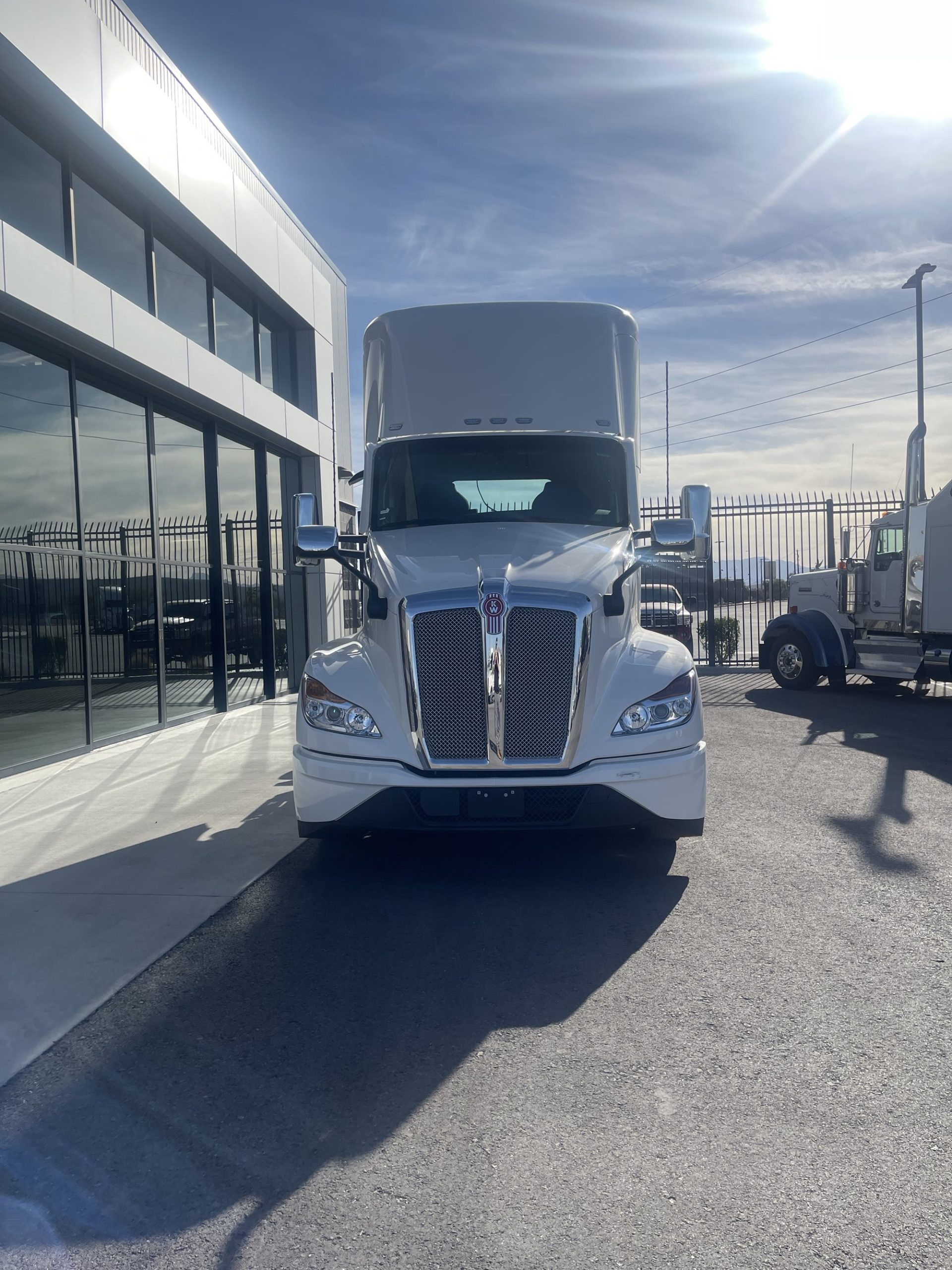 2025 Kenworth T680 Next Gen - image 3 of 6