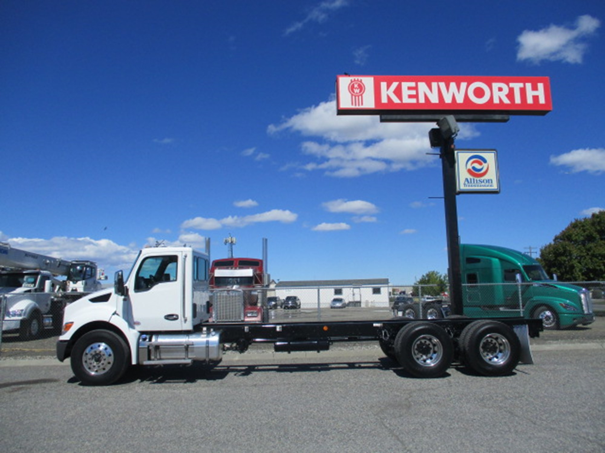 2025 Kenworth T480 - image 3