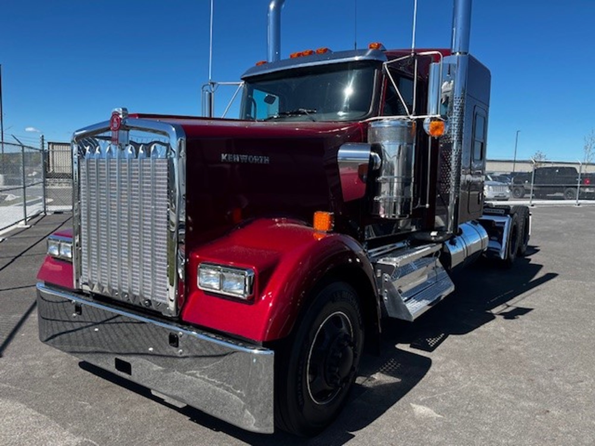 2025 Kenworth W900B - image 1 of 6