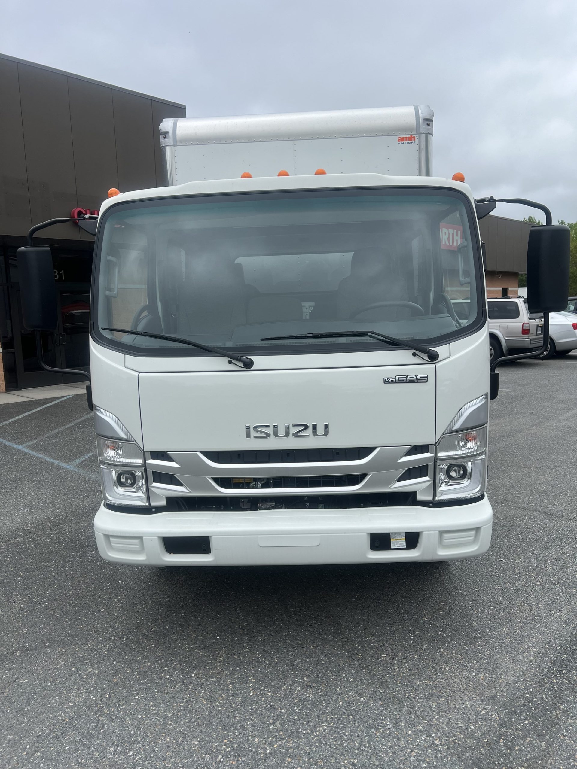 2024 Isuzu NPRGASHD 1G4 - image 2 of 6