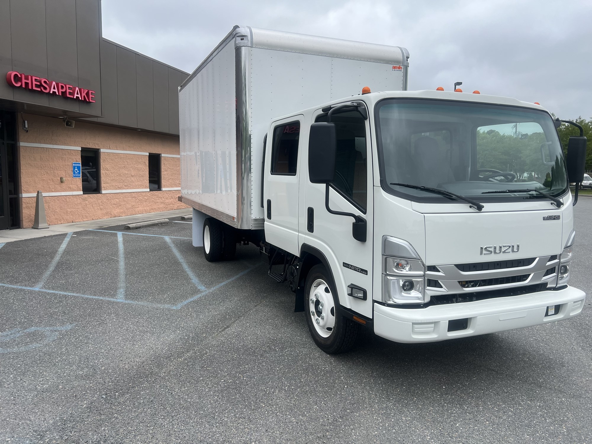 2024 Isuzu NPRGASHD 1G4 - image 3 of 6
