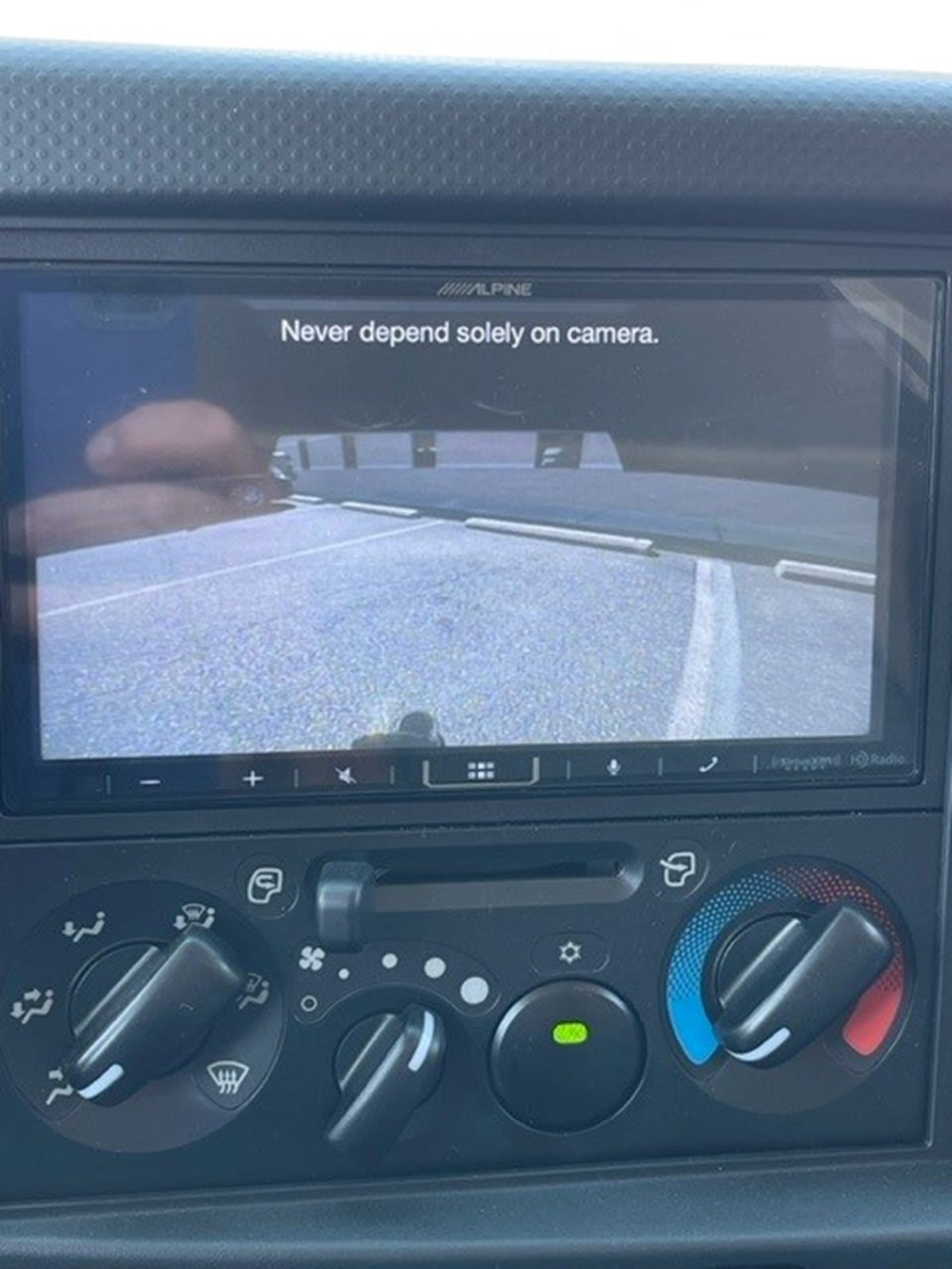 2024 Isuzu NRR GAS 1V4 - image 4 of 6