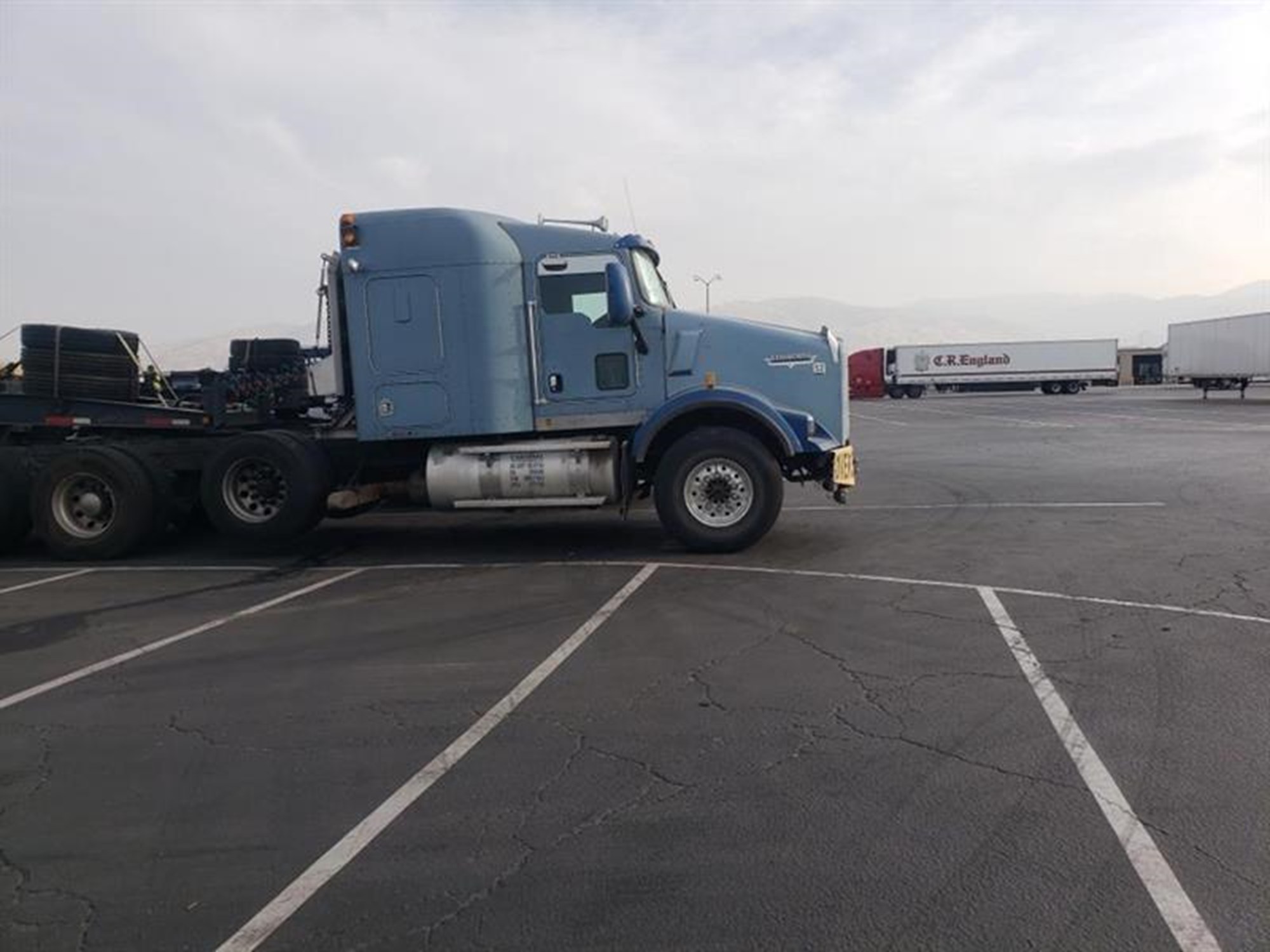 2008 Kenworth T800B - image 2 of 4