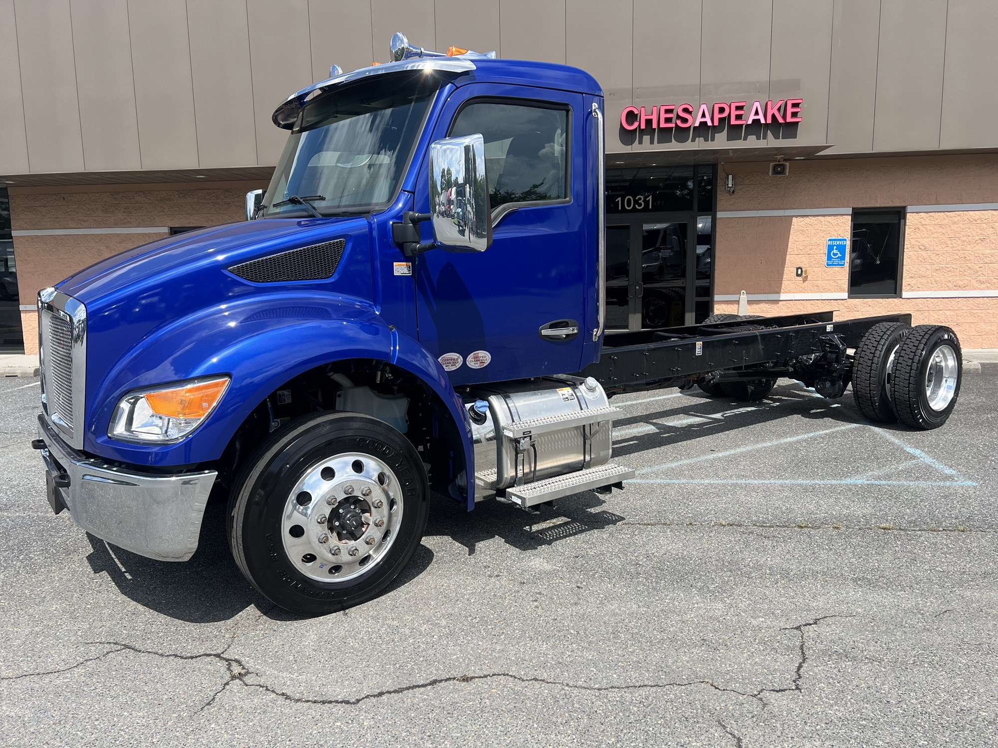 2025 Kenworth T280 2025 Kenworth T280 - image 1 of 4