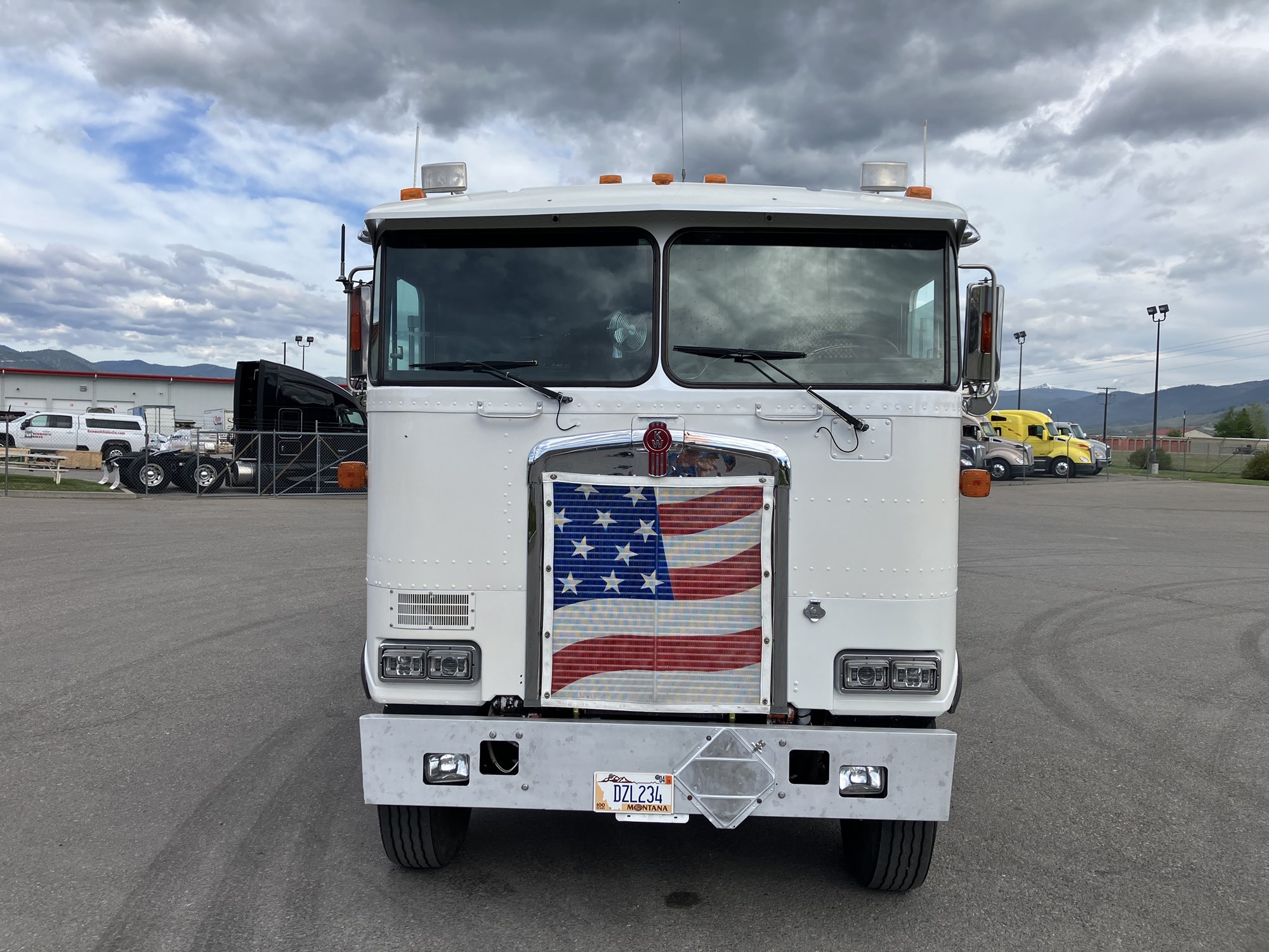 1997 Kenworth - image 2