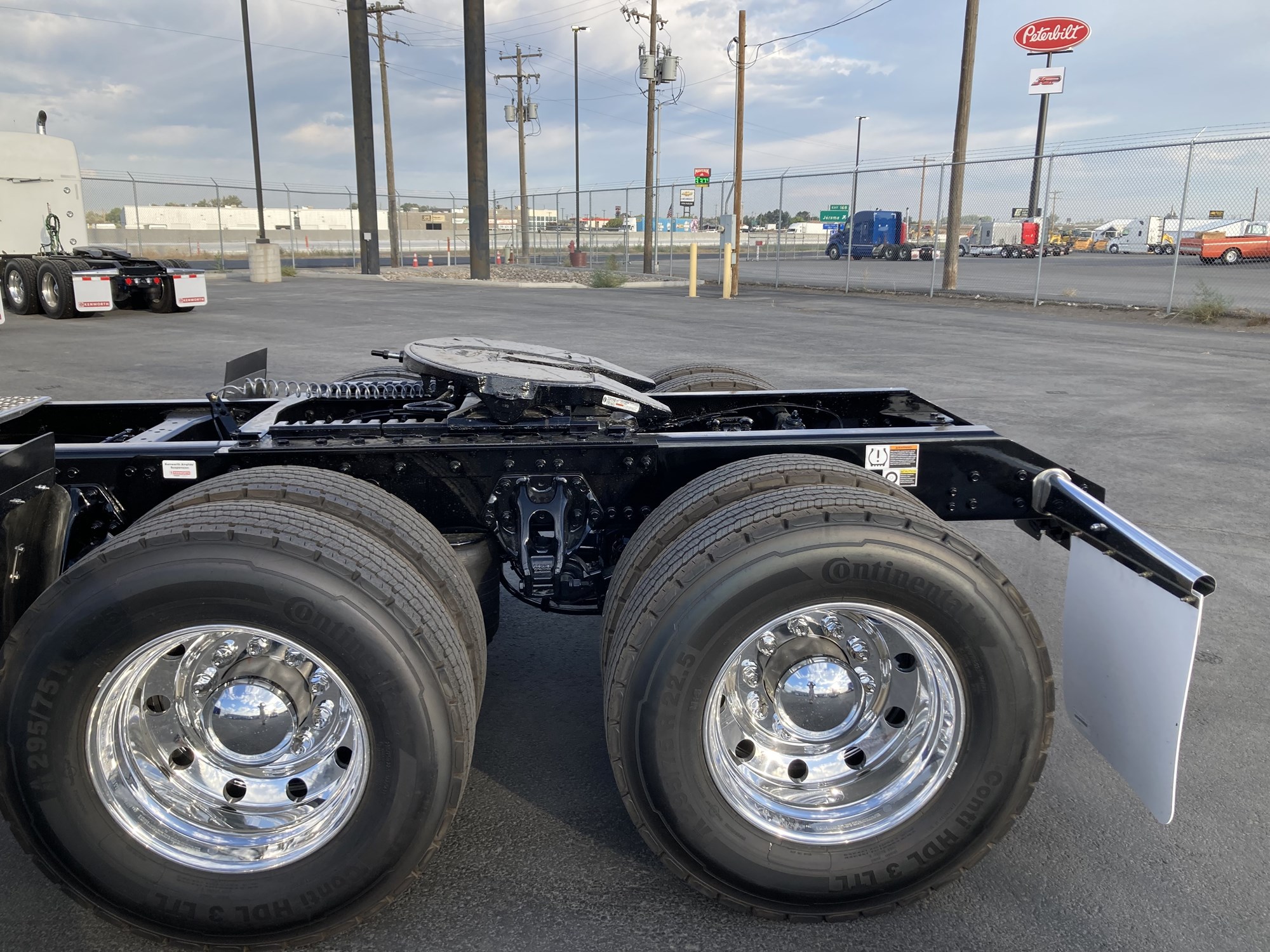 2025 Kenworth W900 - image 4