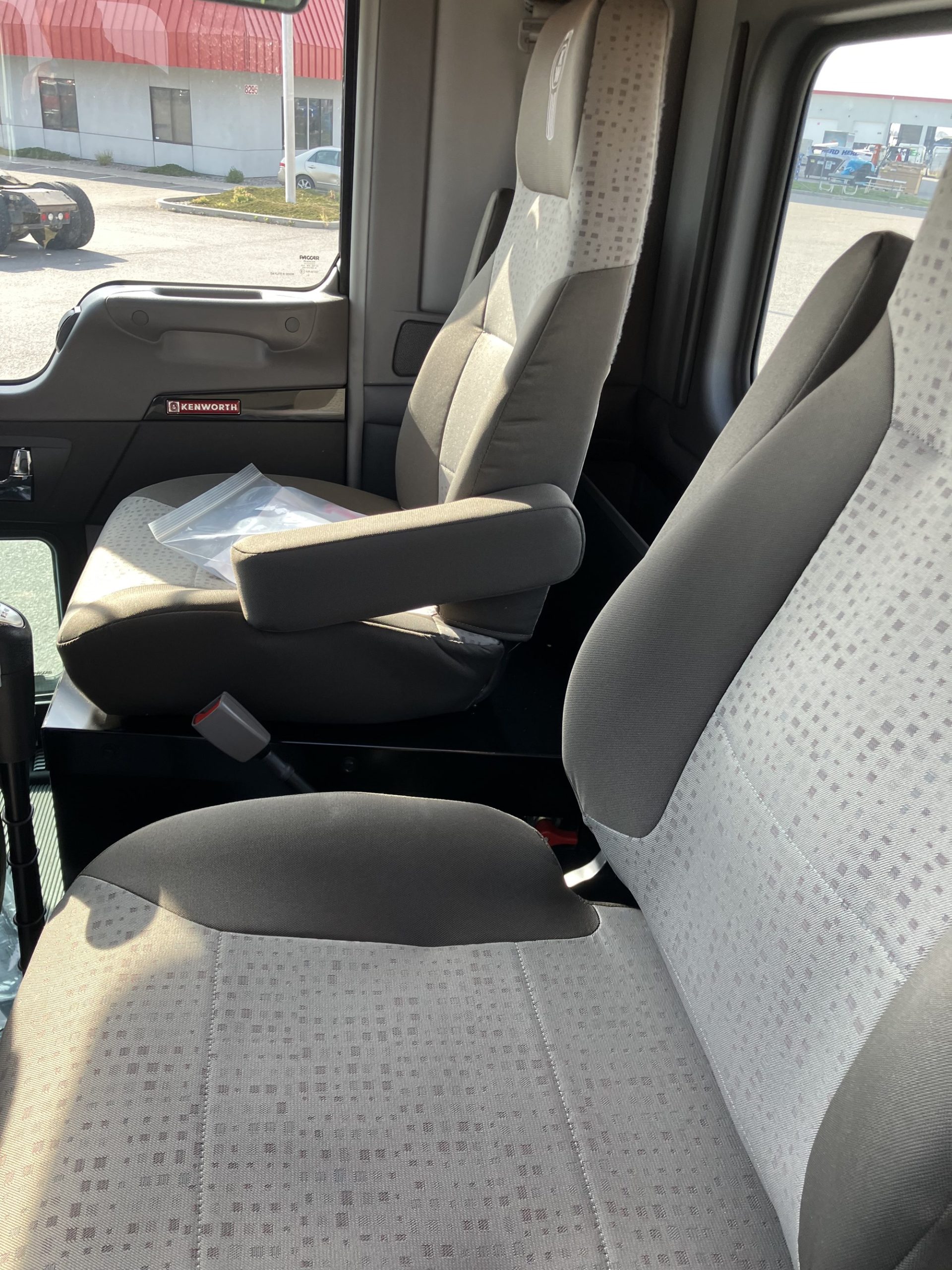 2024 Kenworth T800B 2024 Kenworth T800B - image 5 of 6
