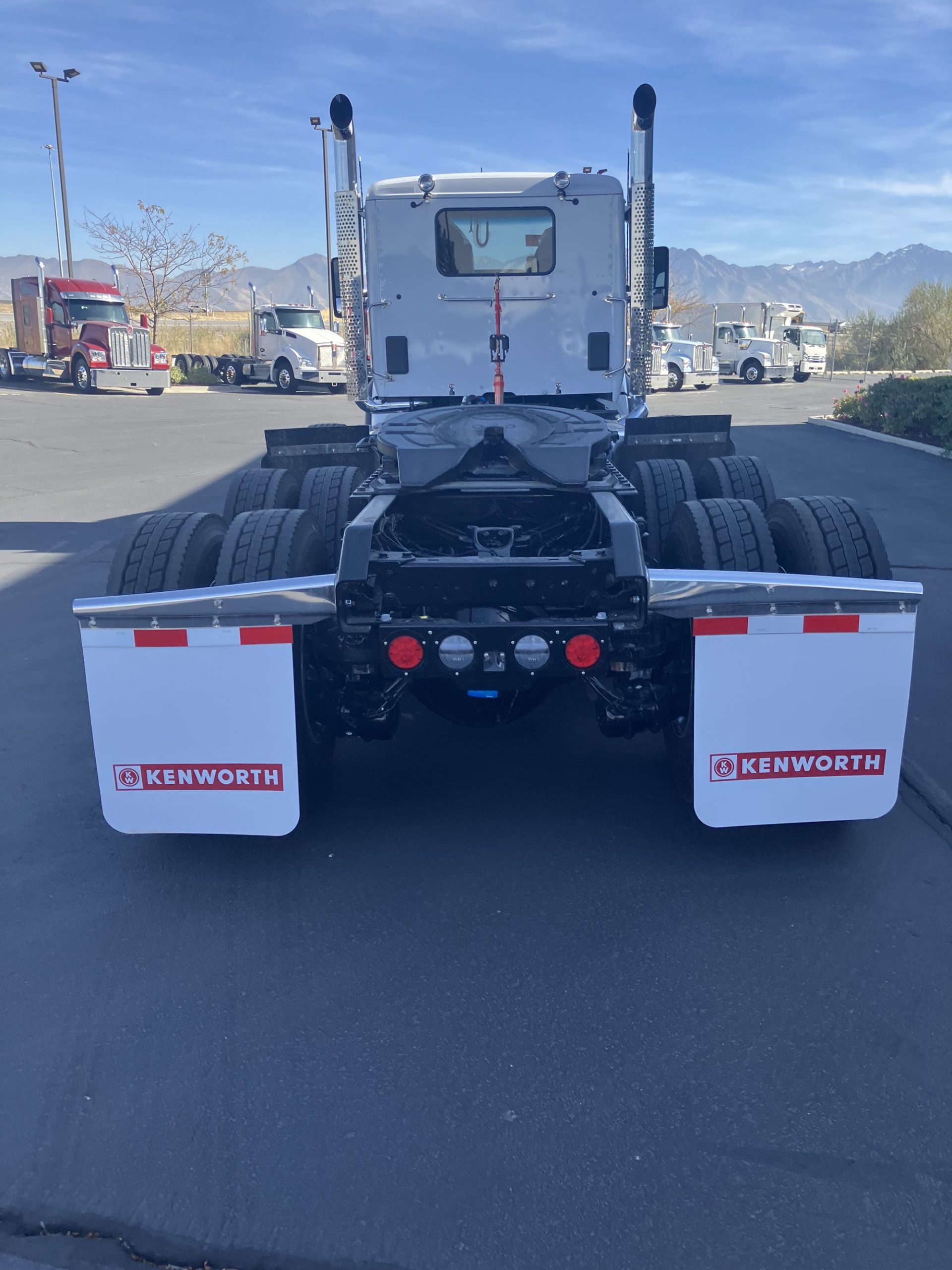2025 Kenworth T880 - image 5