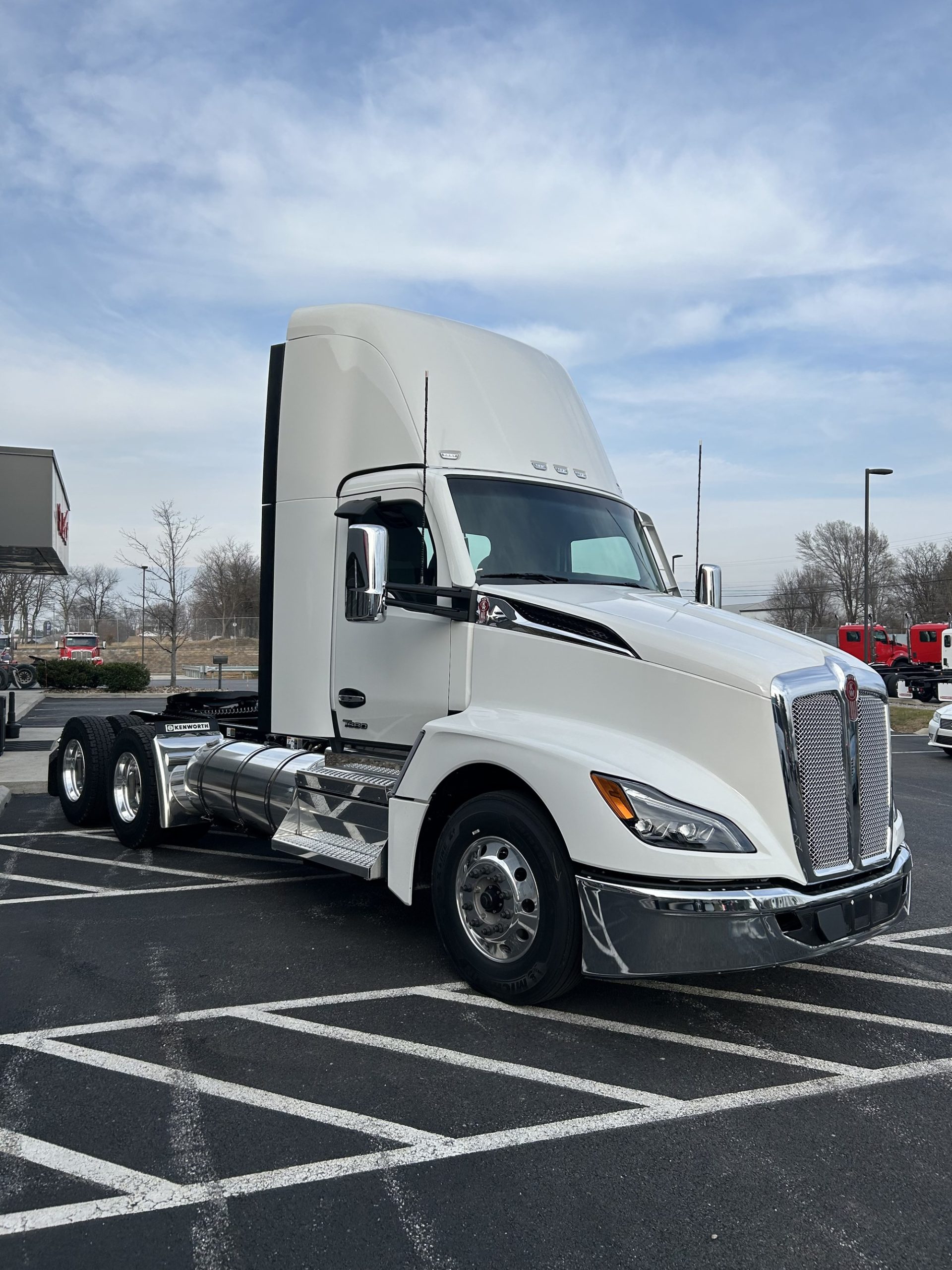 2025 Kenworth T680 Next Gen - image 3 of 6