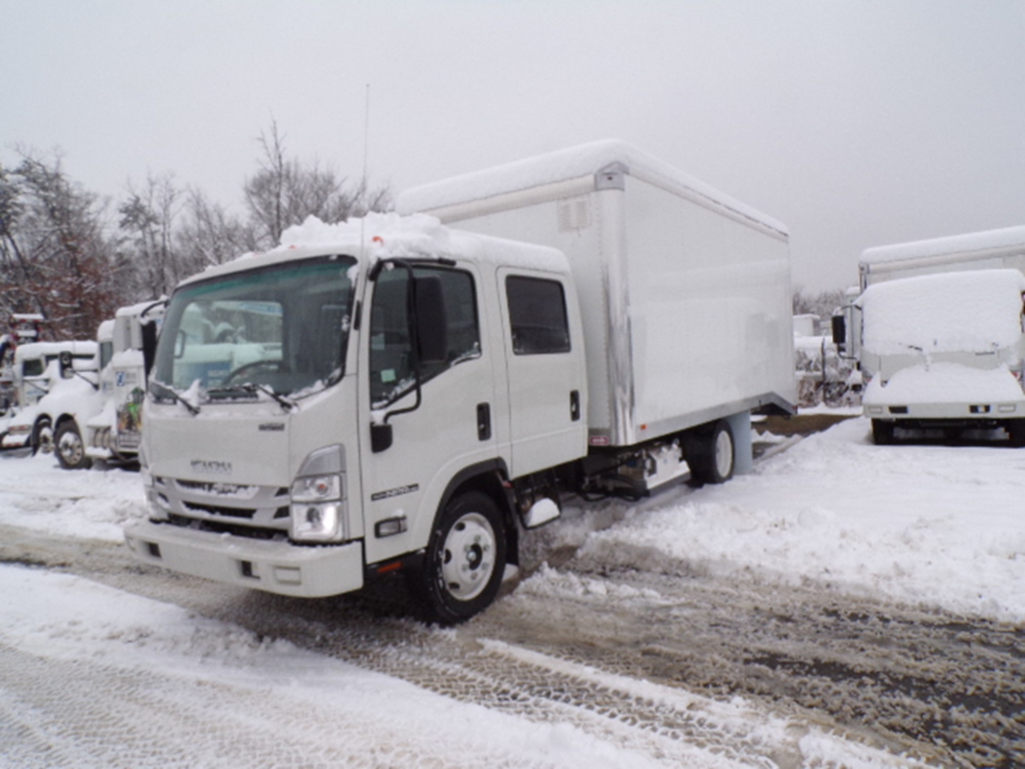 2024 Isuzu NPRGASHD 1G4 - image 1 of 6