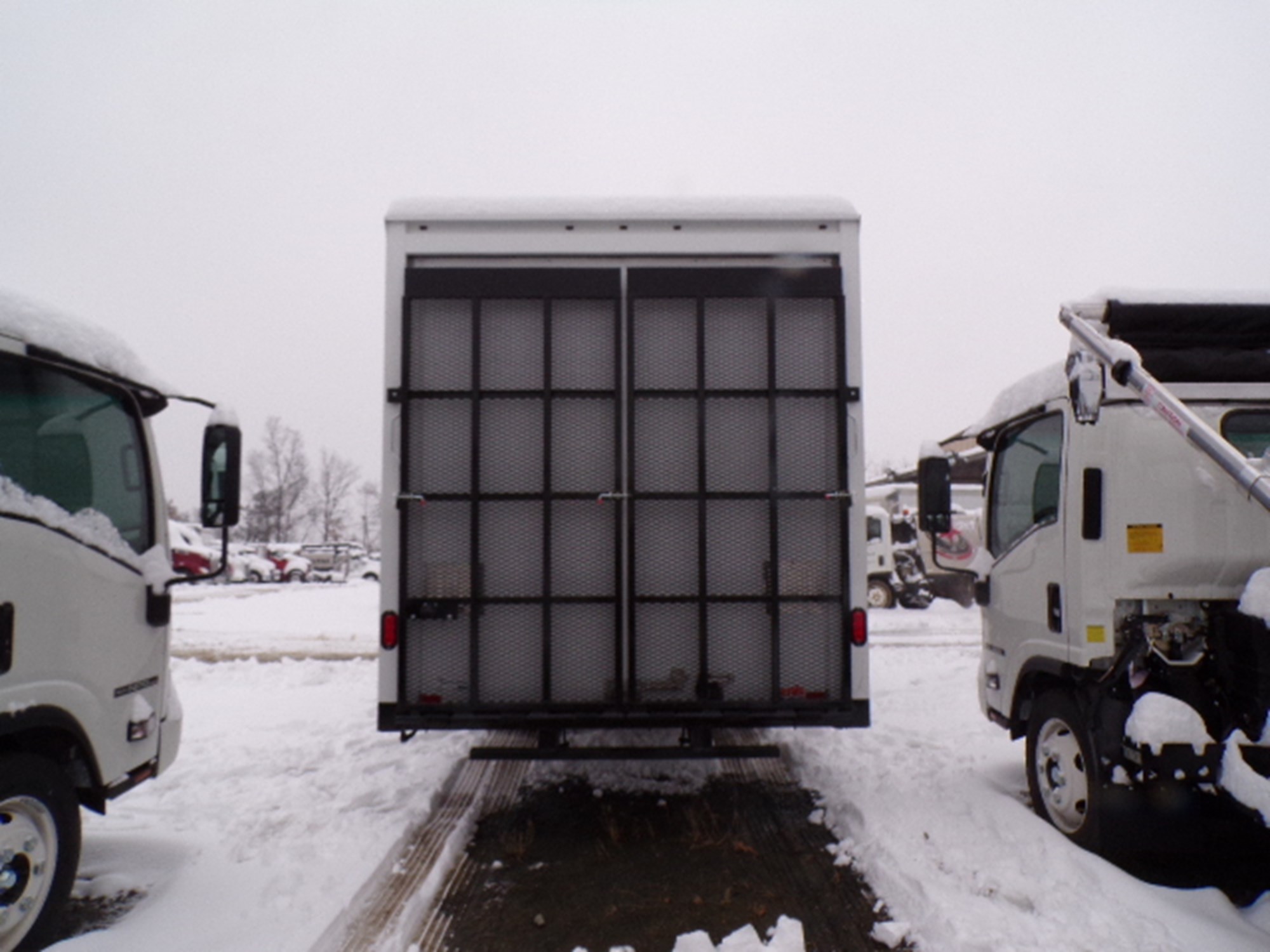 2024 Isuzu NPRGASHD 1G4 - image 5 of 6