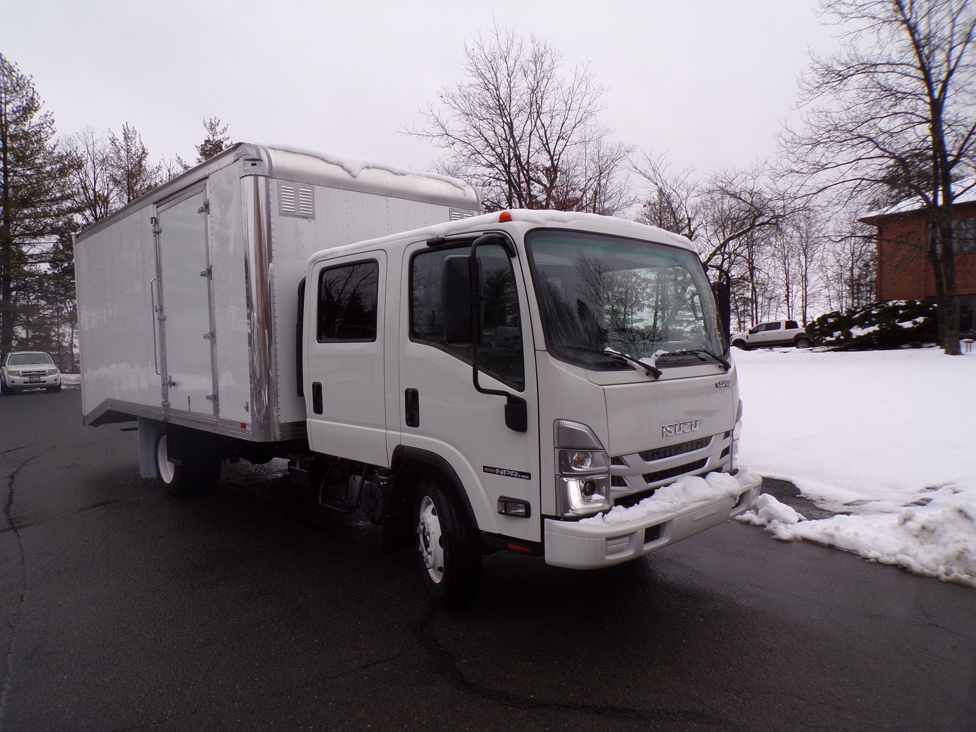 2024 Isuzu NPRGASHD 1G4 - image 1 of 6