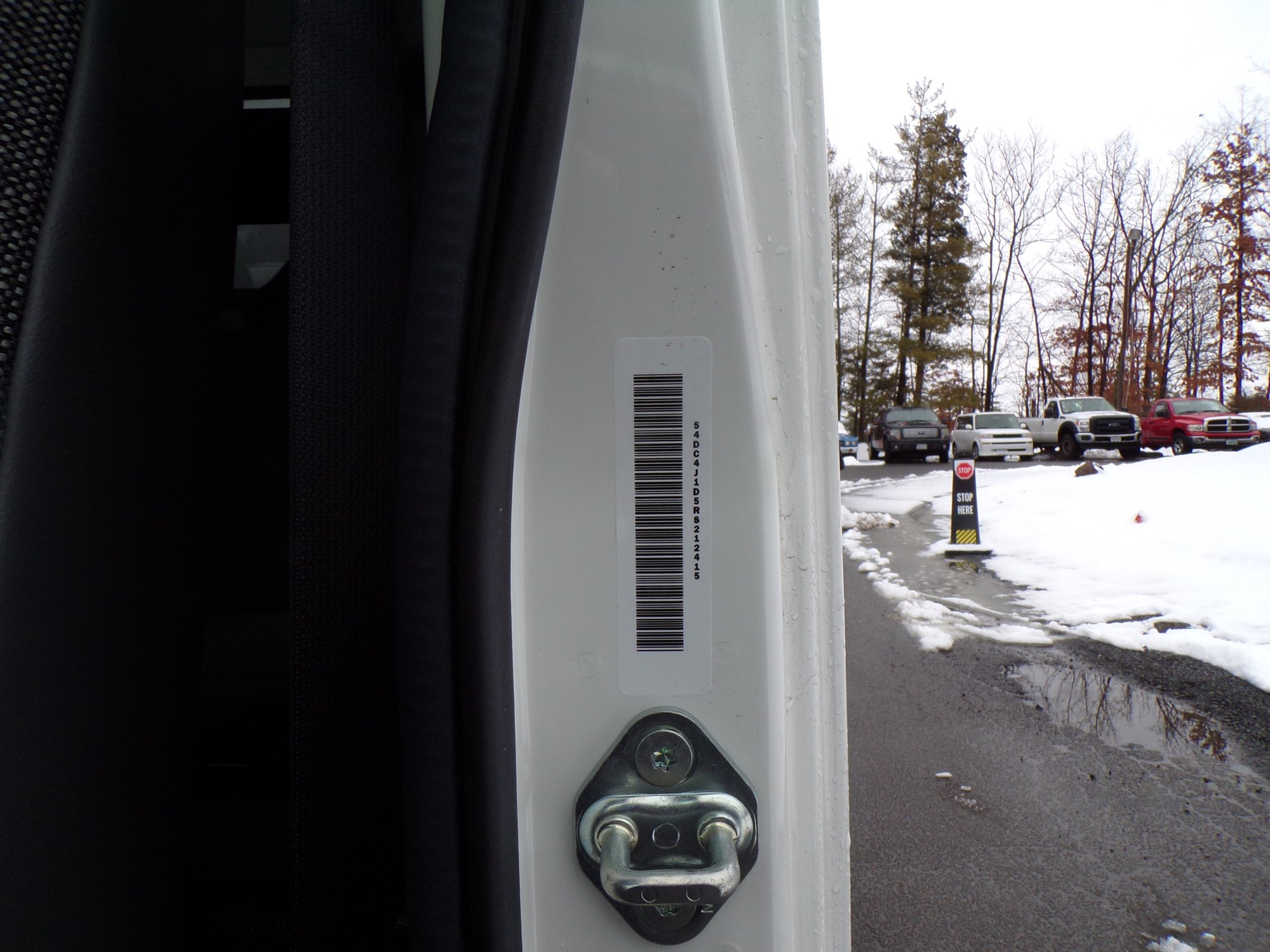 2024 Isuzu NPRGASHD 1G4 - image 2 of 6