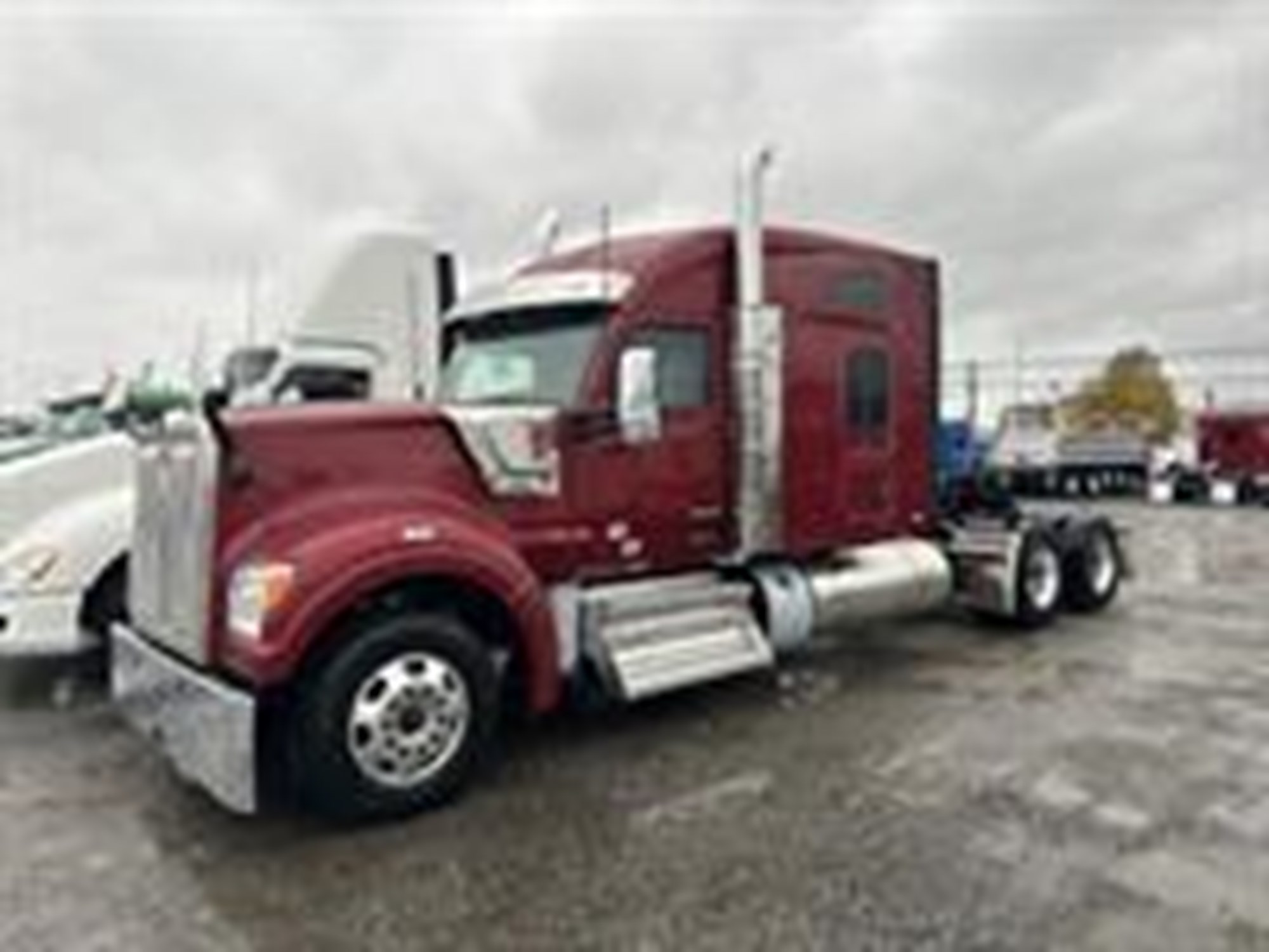 2025 Kenworth W990 - image 1 of 3
