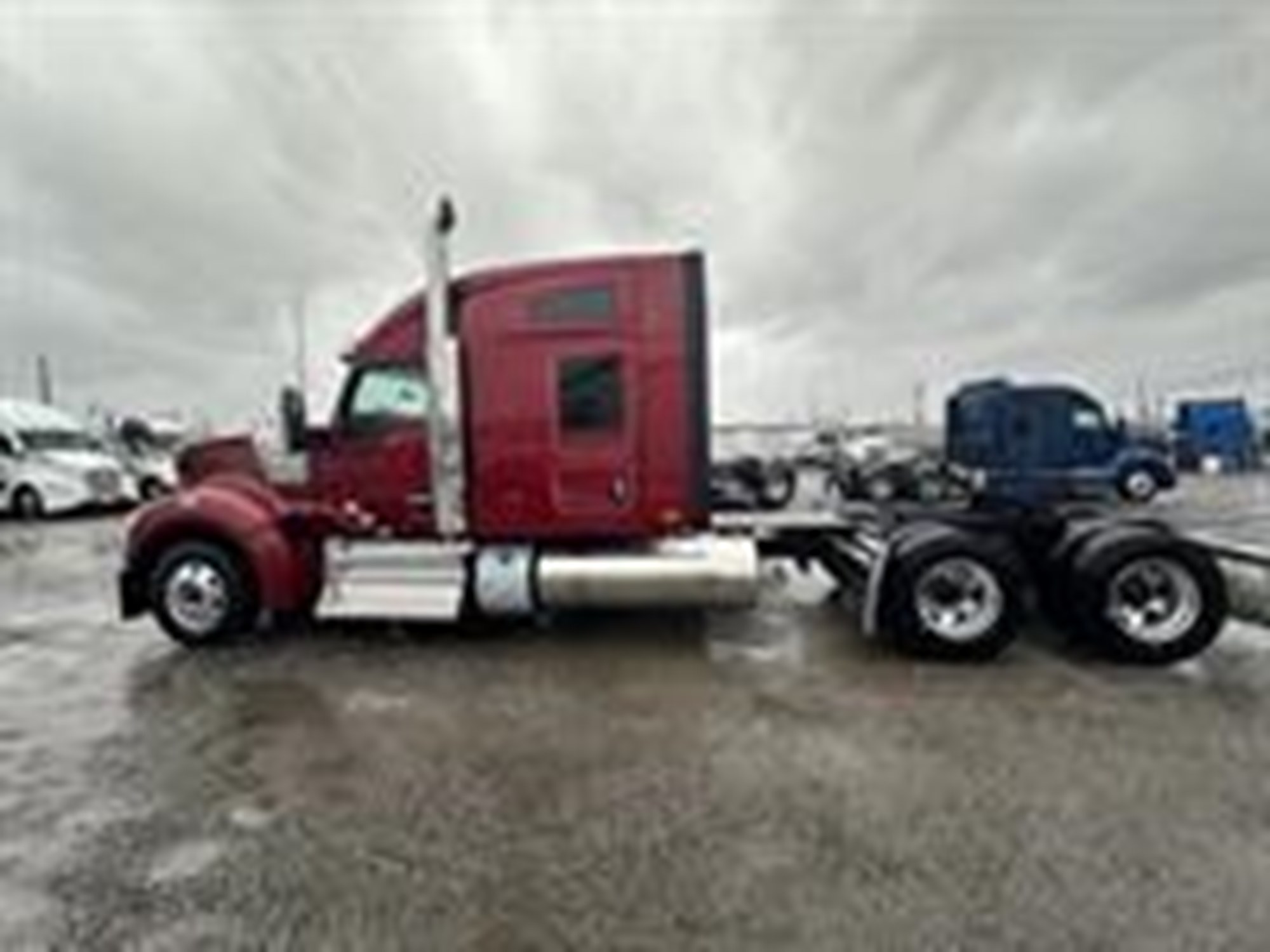 2025 Kenworth W990 - image 2 of 3
