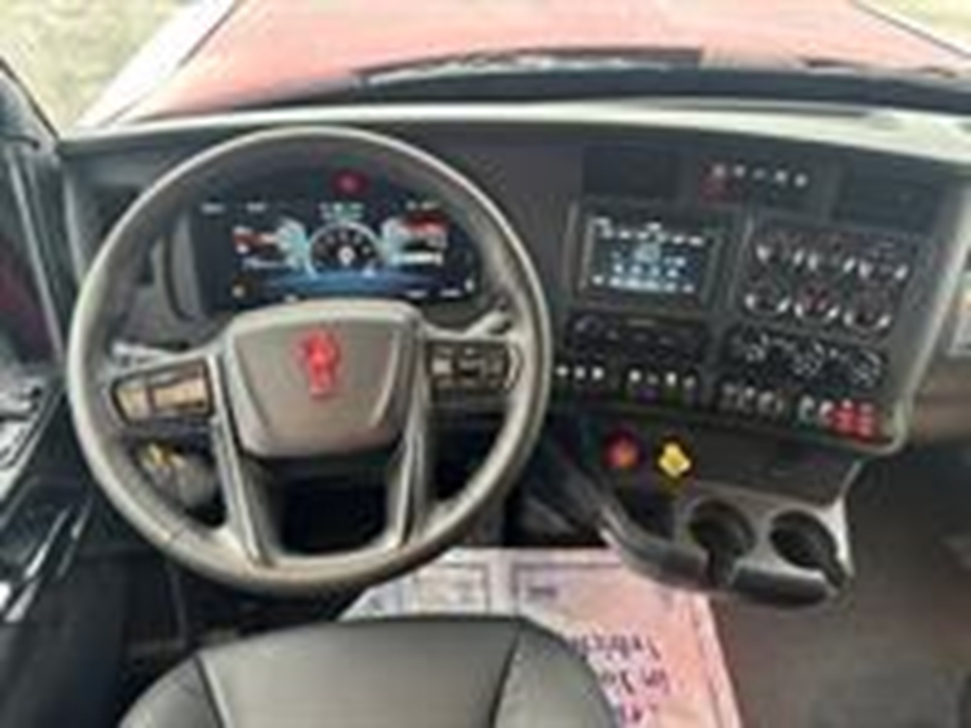 2025 Kenworth W990 - image 3 of 3