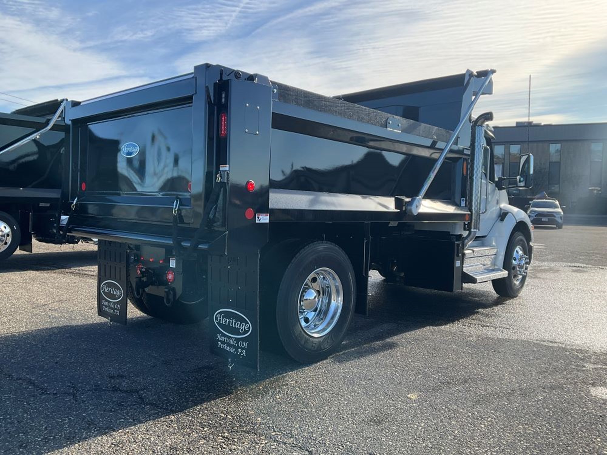2025 Kenworth T380 - image 4 of 6