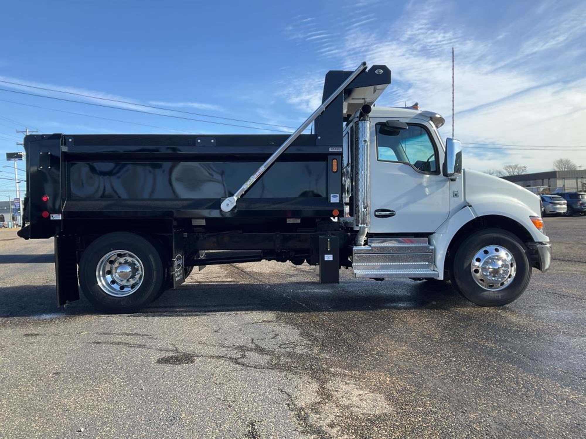2025 Kenworth T380 - image 5 of 6