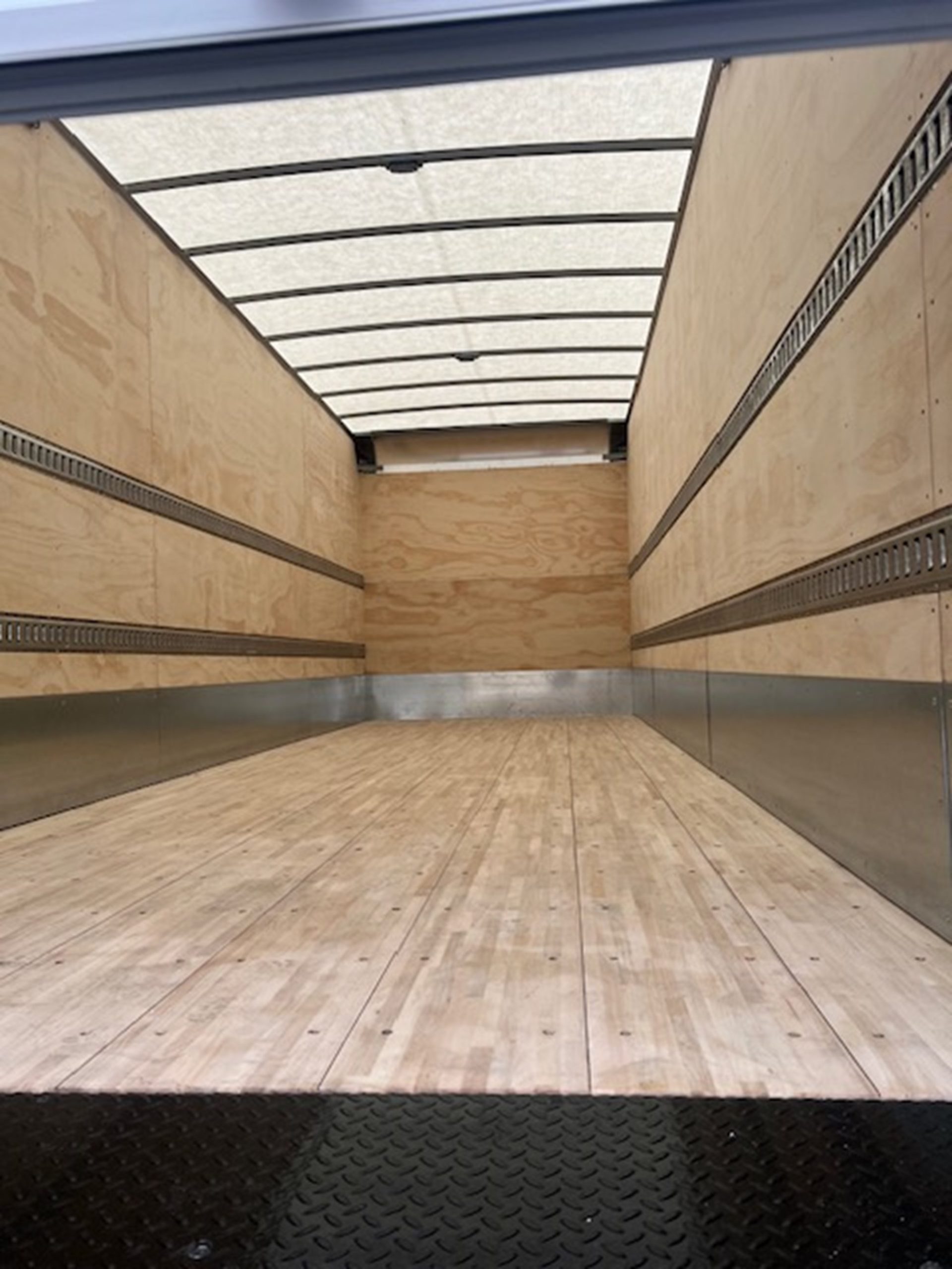 2025 Kenworth T380