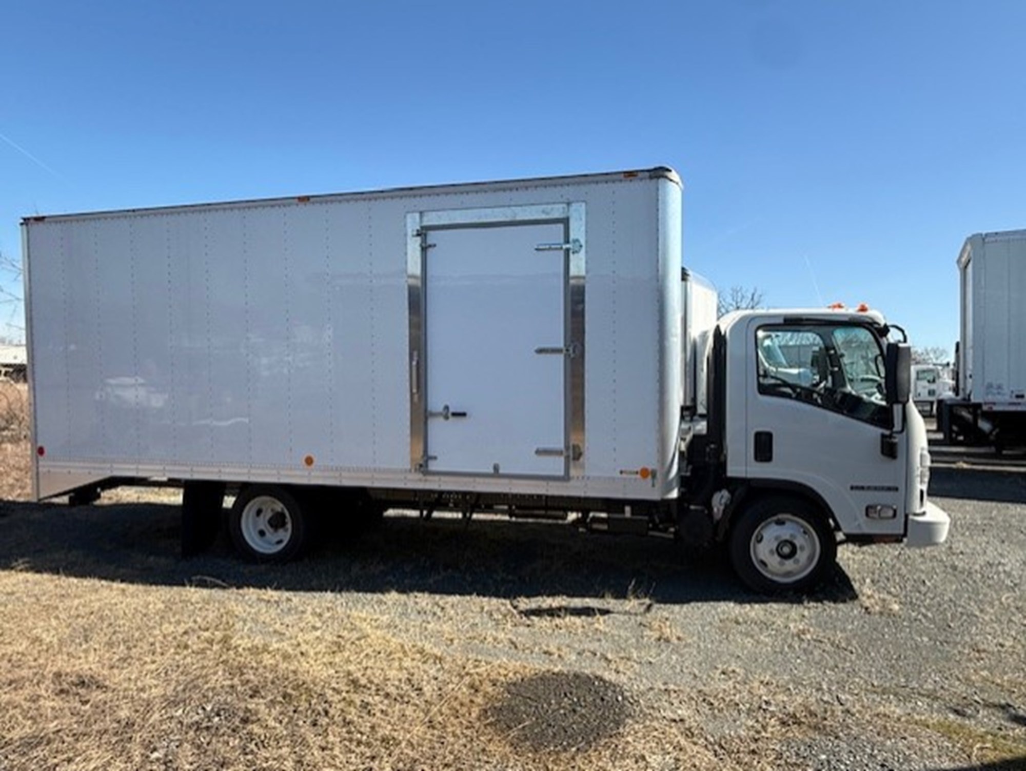 2025 Isuzu NRR GAS 1U3 - image 1 of 6