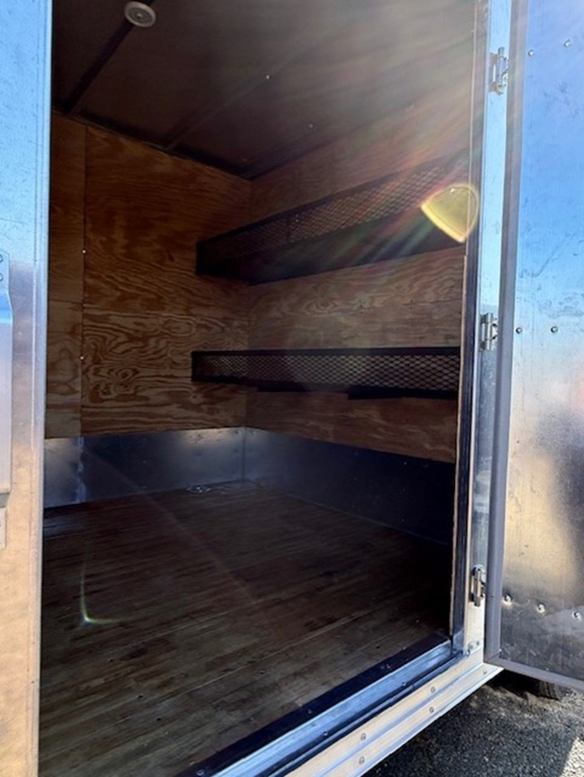 2025 Isuzu NRR GAS 1U3 - image 4 of 6