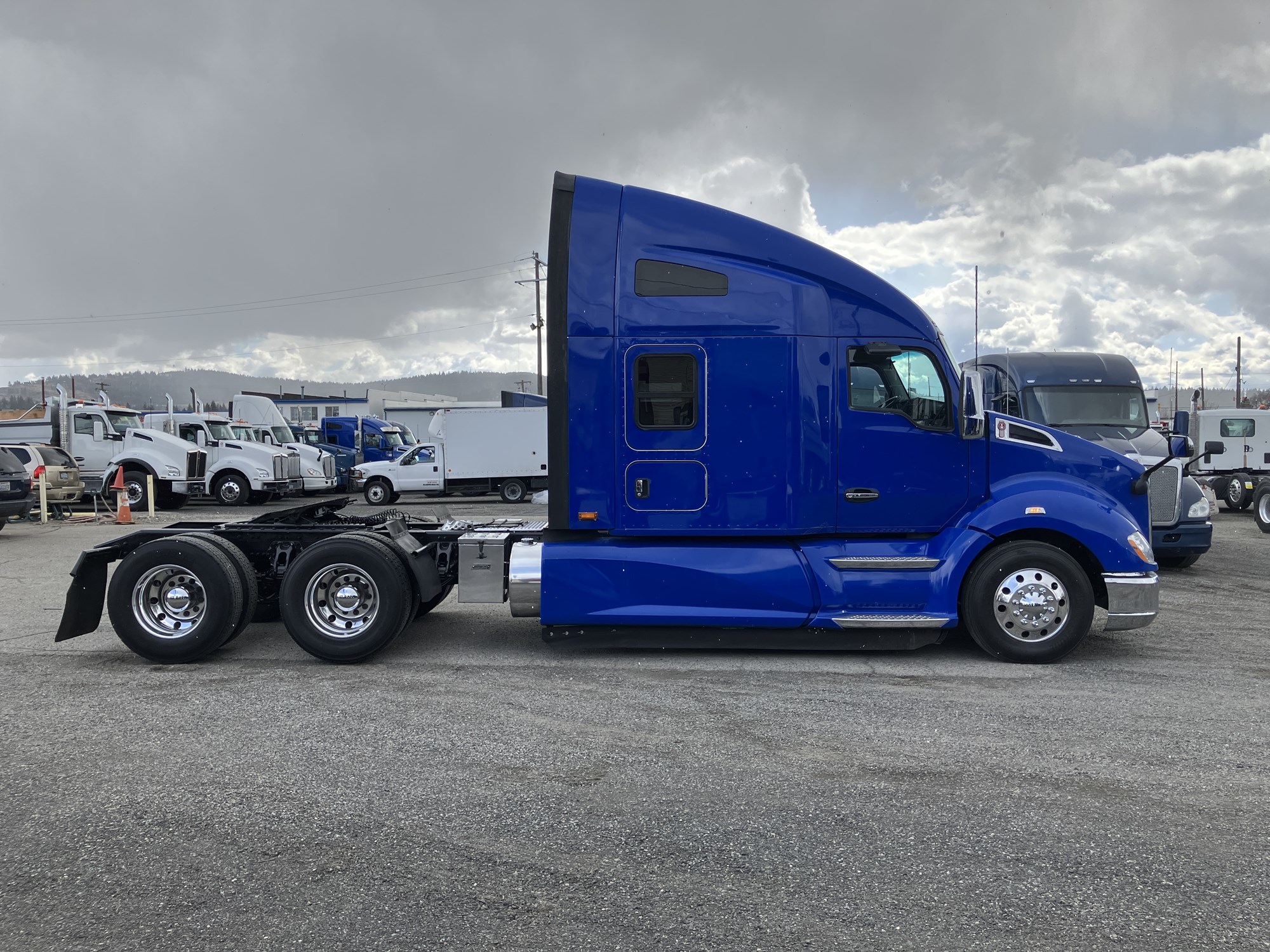 2022 Kenworth T680 - image 6 of 6