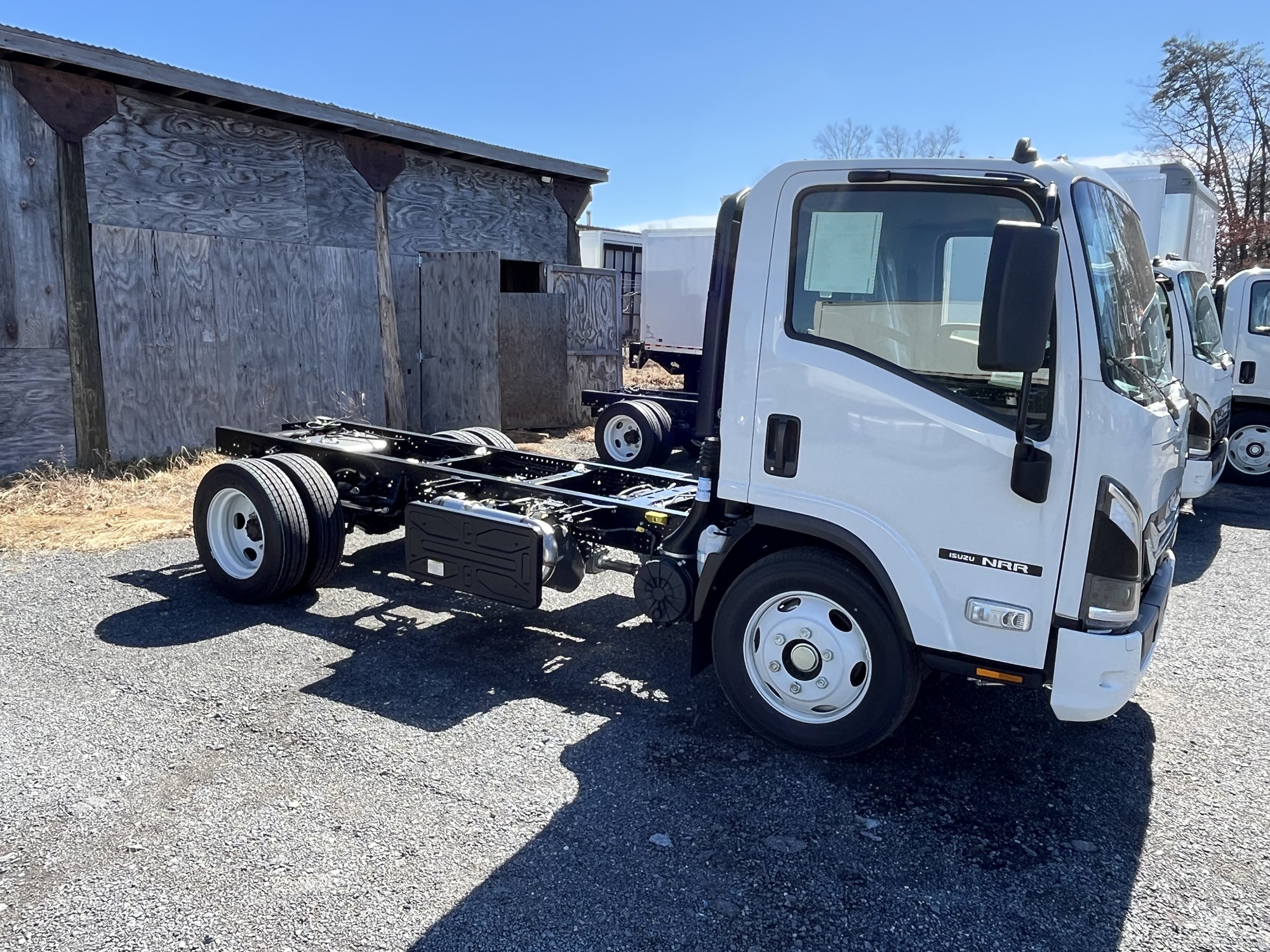 2025 Isuzu NRR 3U2 - image 1 of 3