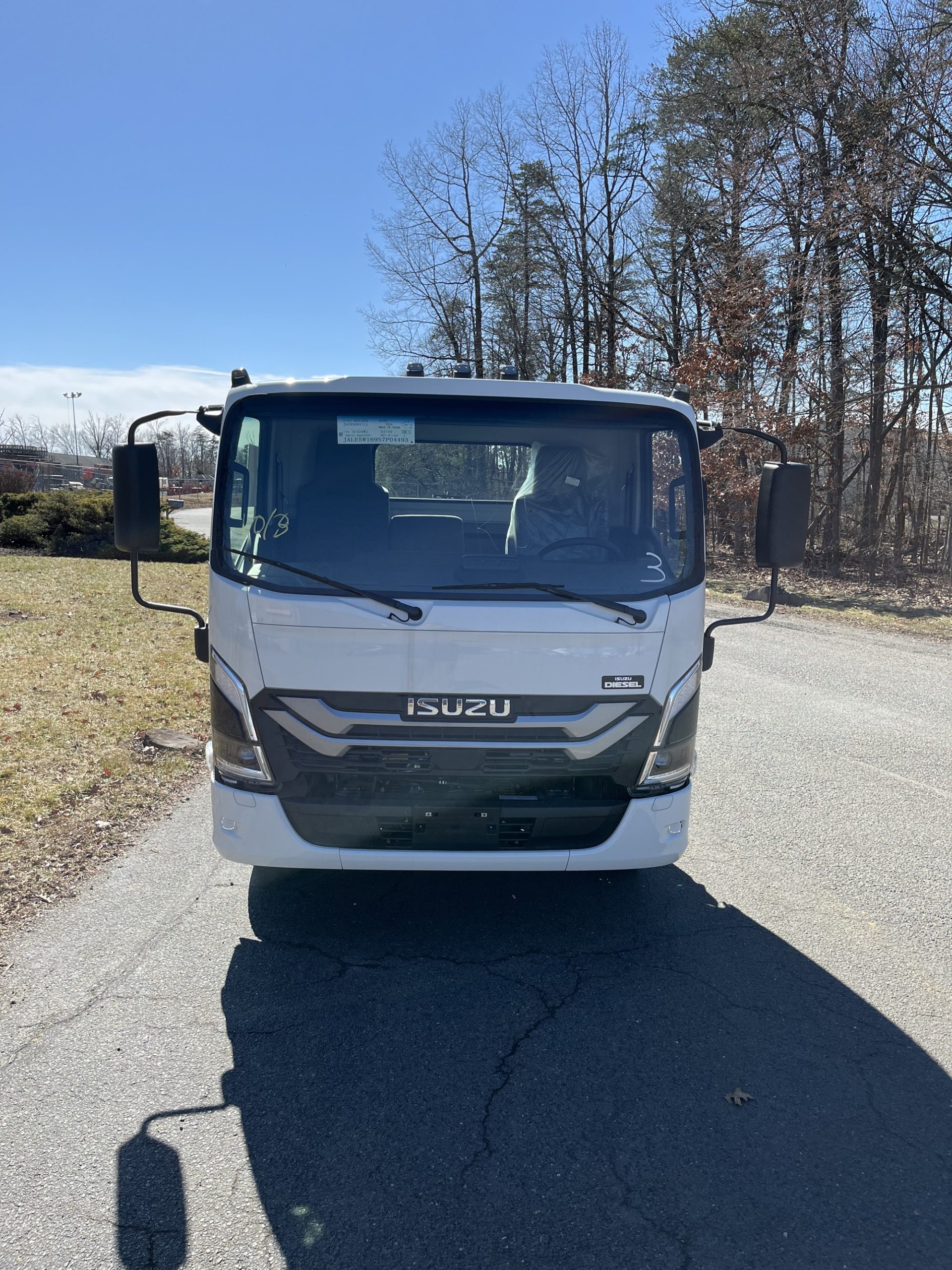 2025 Isuzu NRR 3U3 - image 1 of 4
