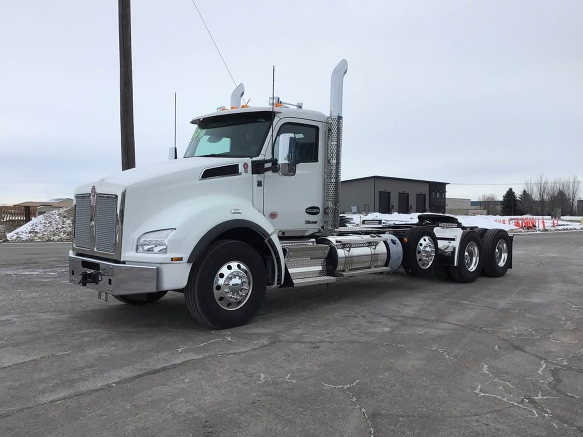 2025 Kenworth T880 - image 1