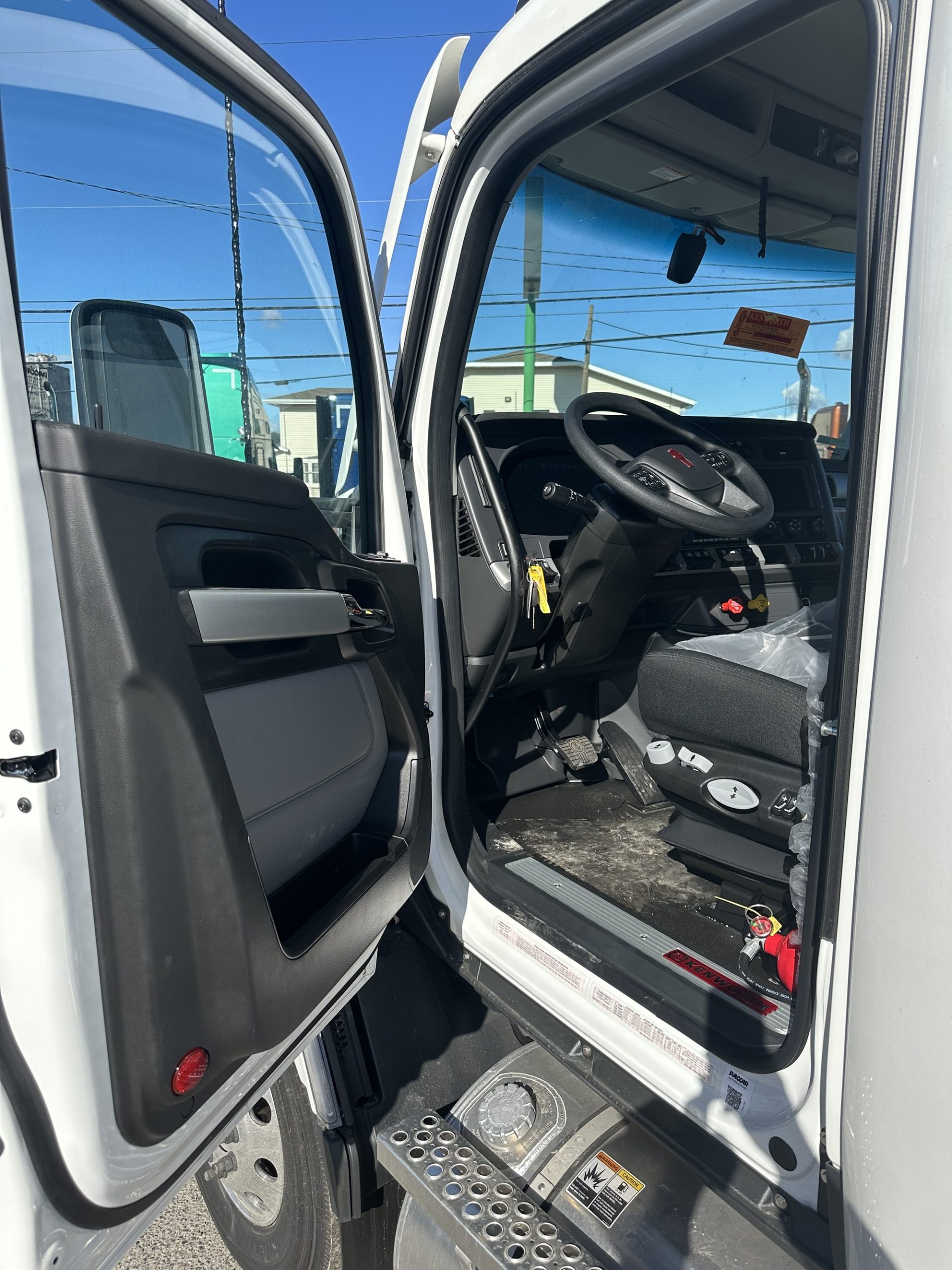 2025 Kenworth T680 - image 6