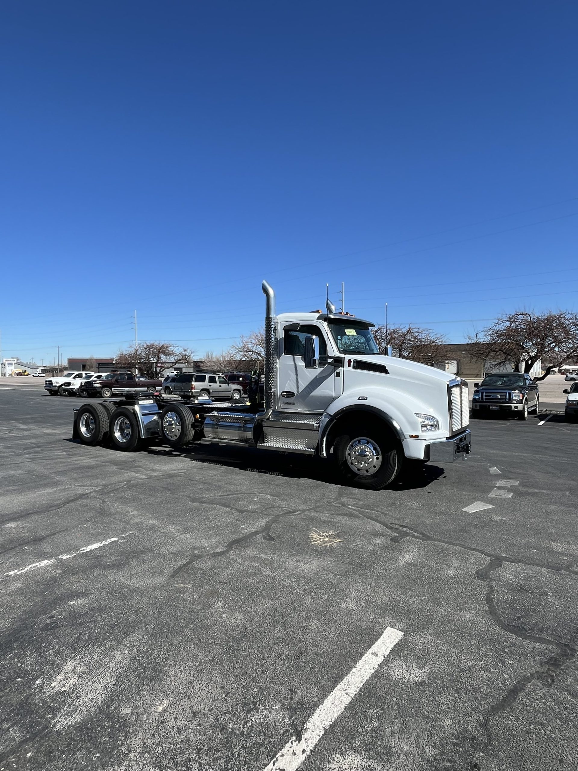 2026 Kenworth T880 - image 3 of 6