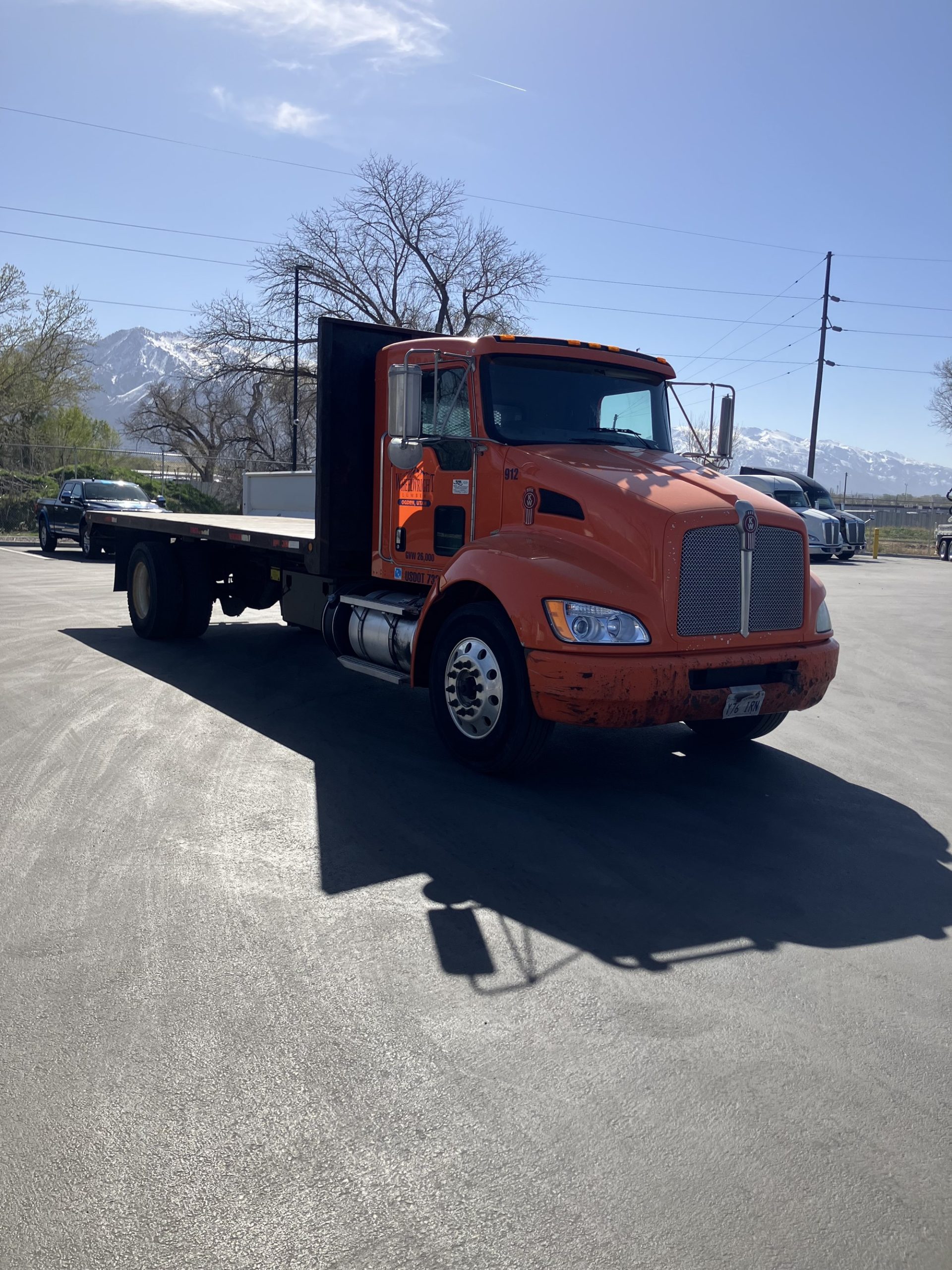 2013 Kenworth T270 - image 2 of 4