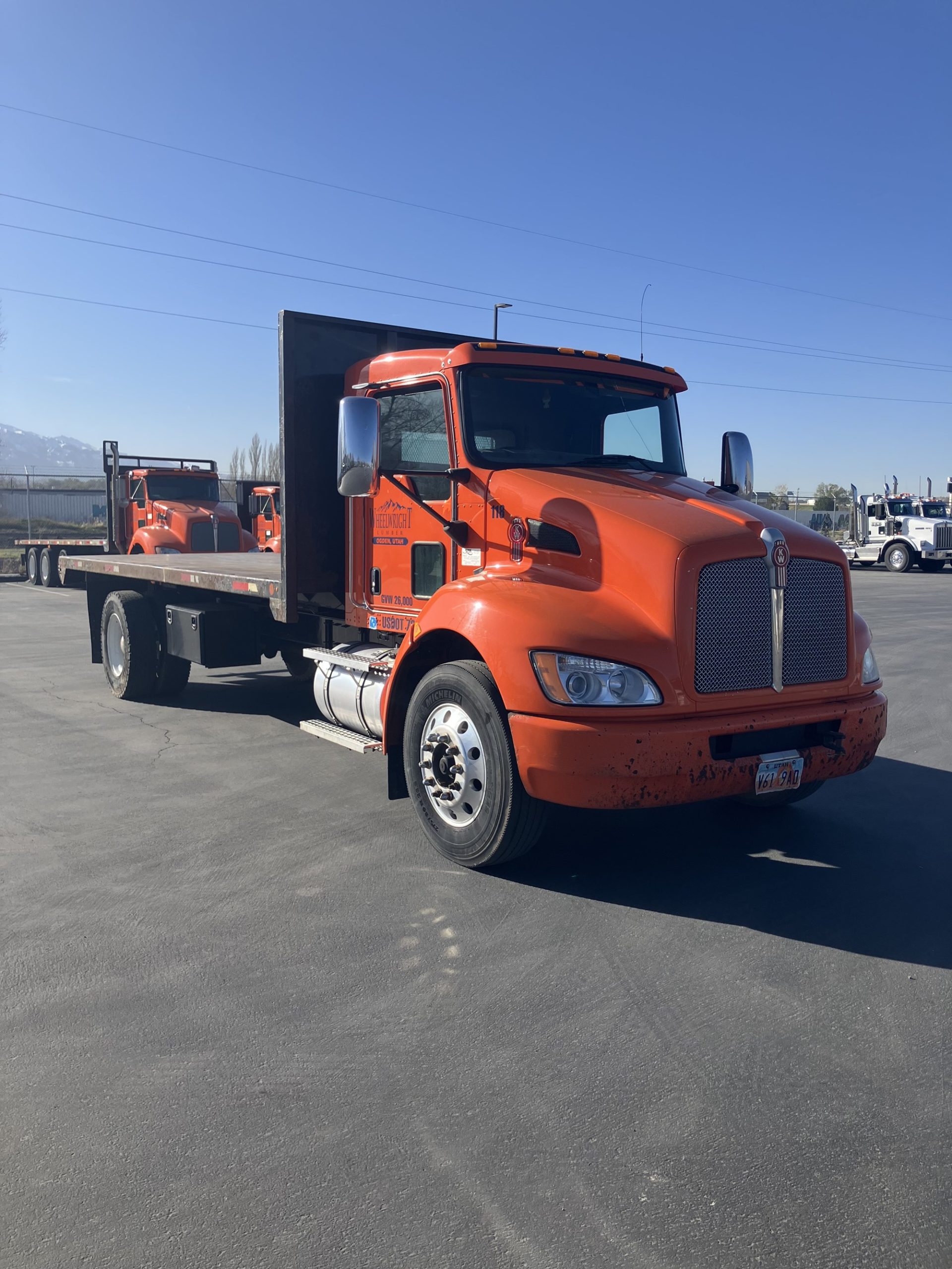 2018 Kenworth T270 - image 1 of 5