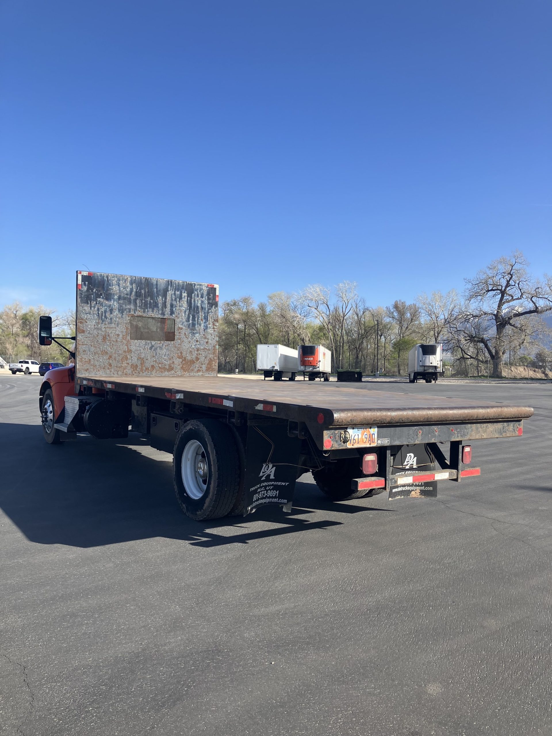 2018 Kenworth T270 - image 4 of 5