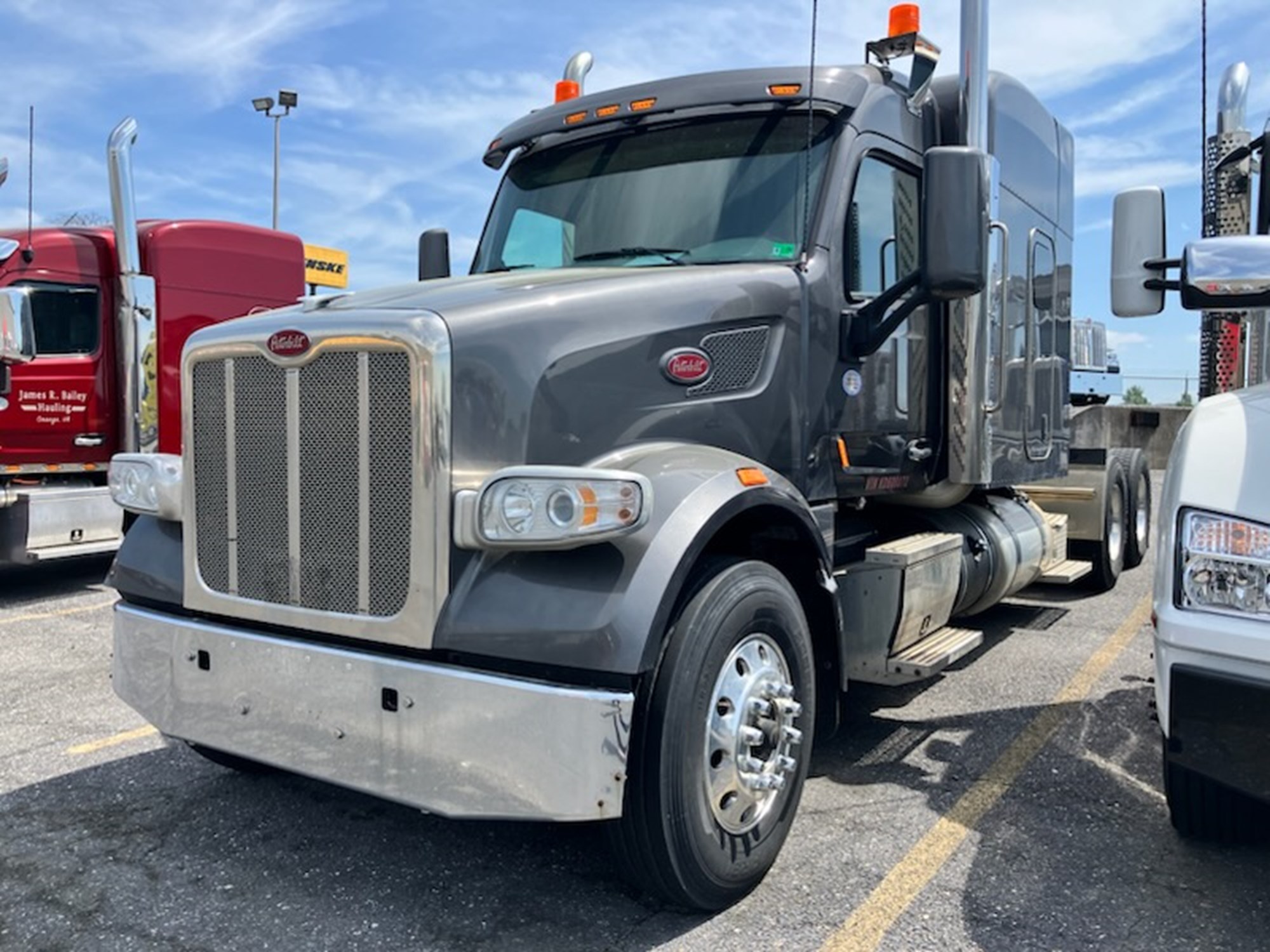 2019 Peterbilt 567 - image 3 of 3