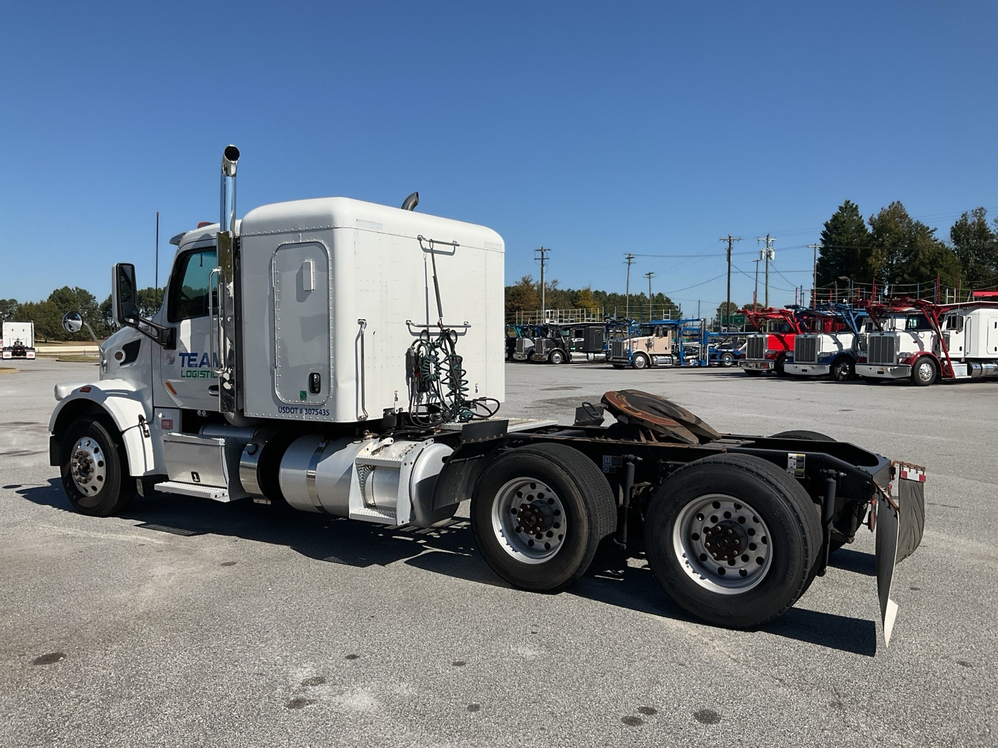 2019 Peterbilt 567 - image 1 of 4