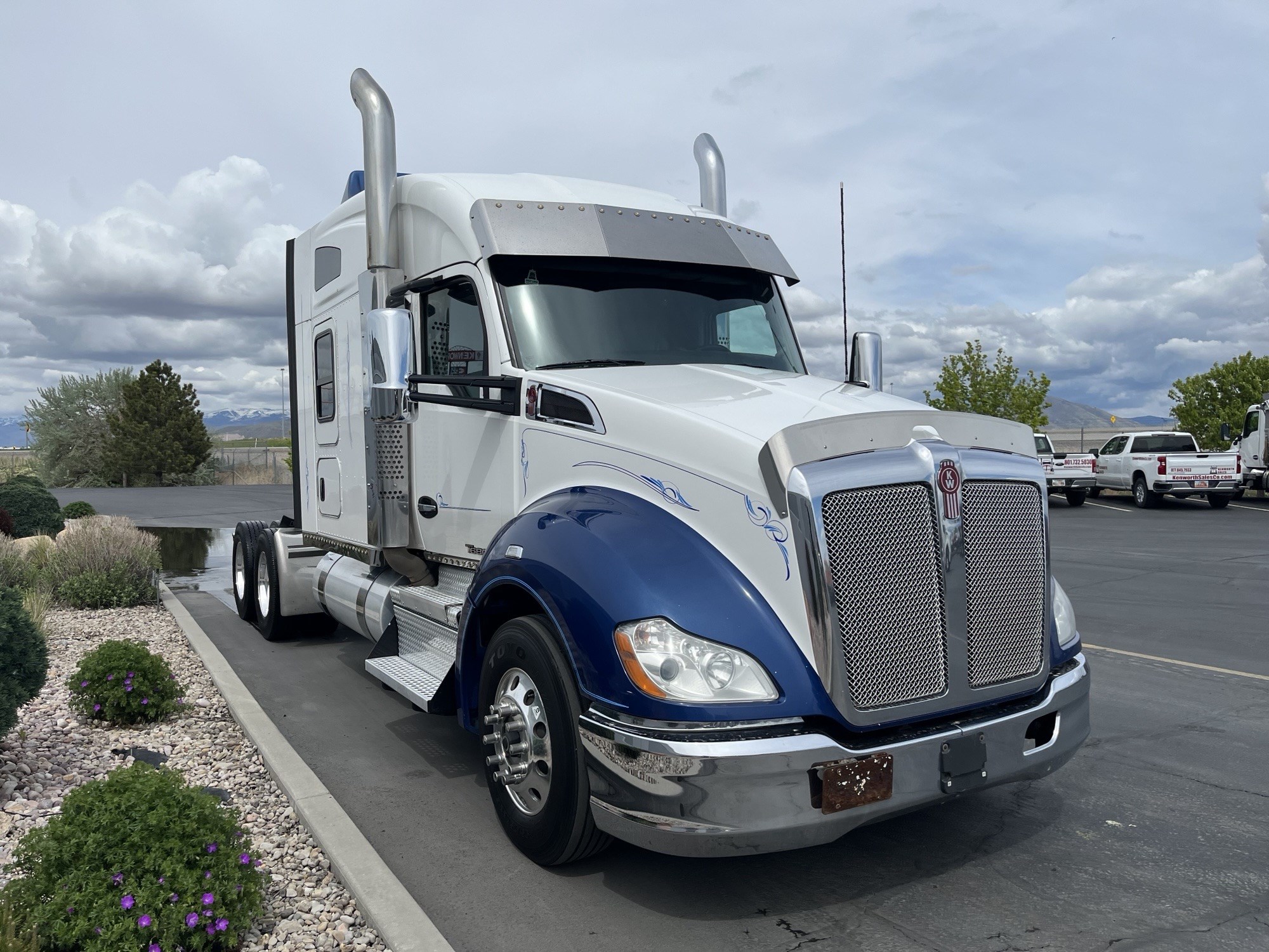 2020 Kenworth T680 - image 3 of 6