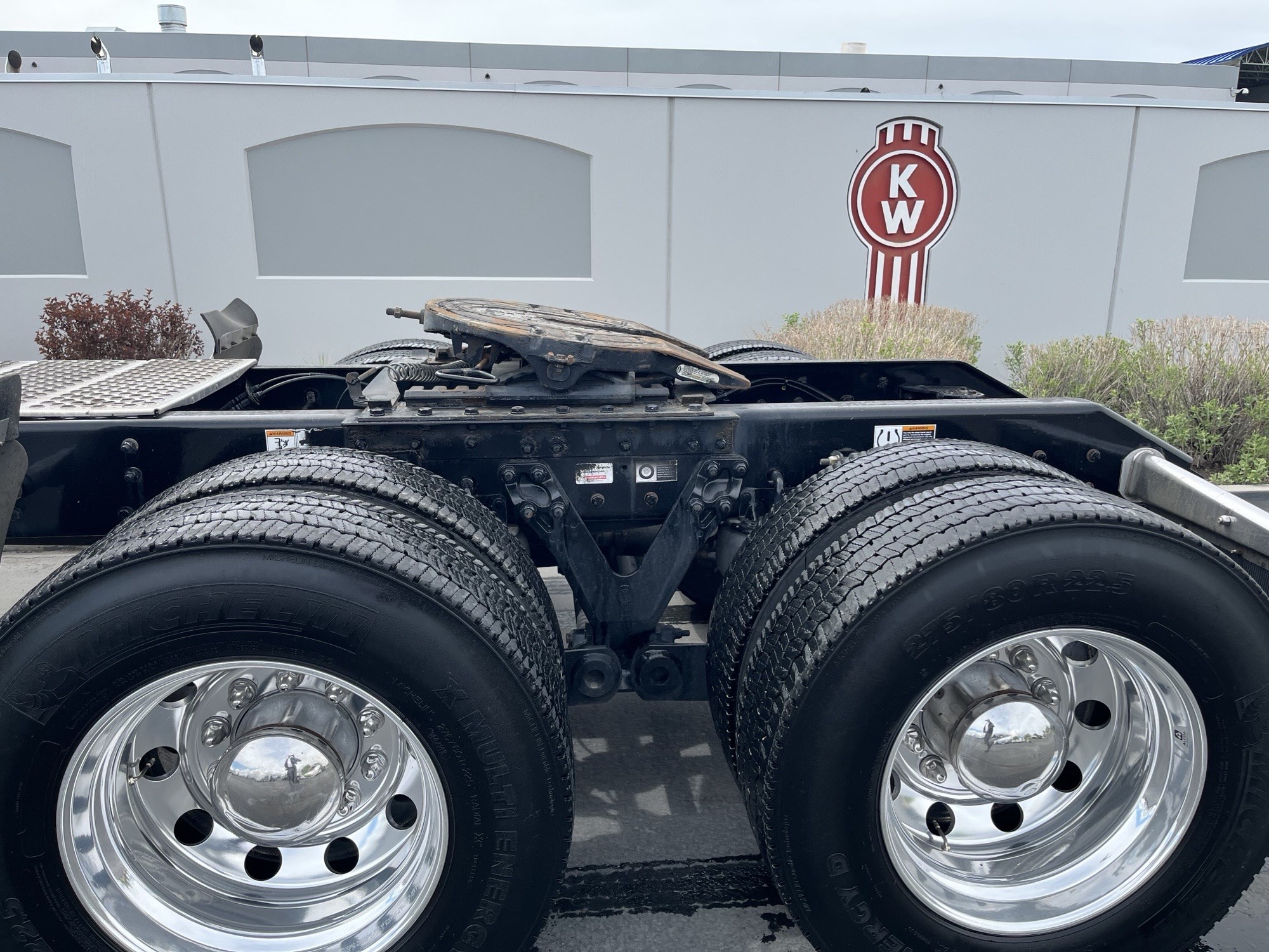 2020 Kenworth T680 - image 4 of 6