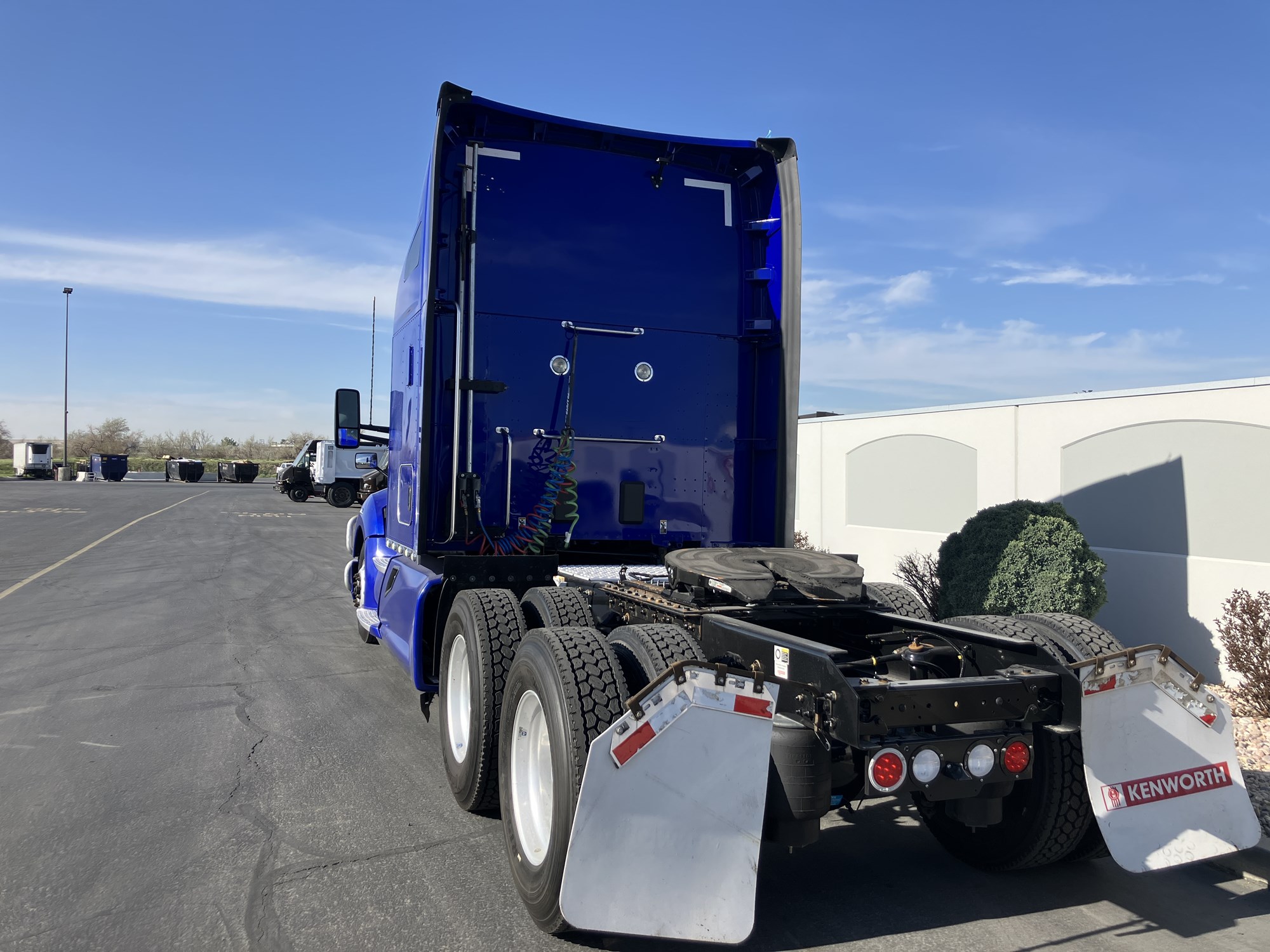 2021 Kenworth T680 - image 4 of 6