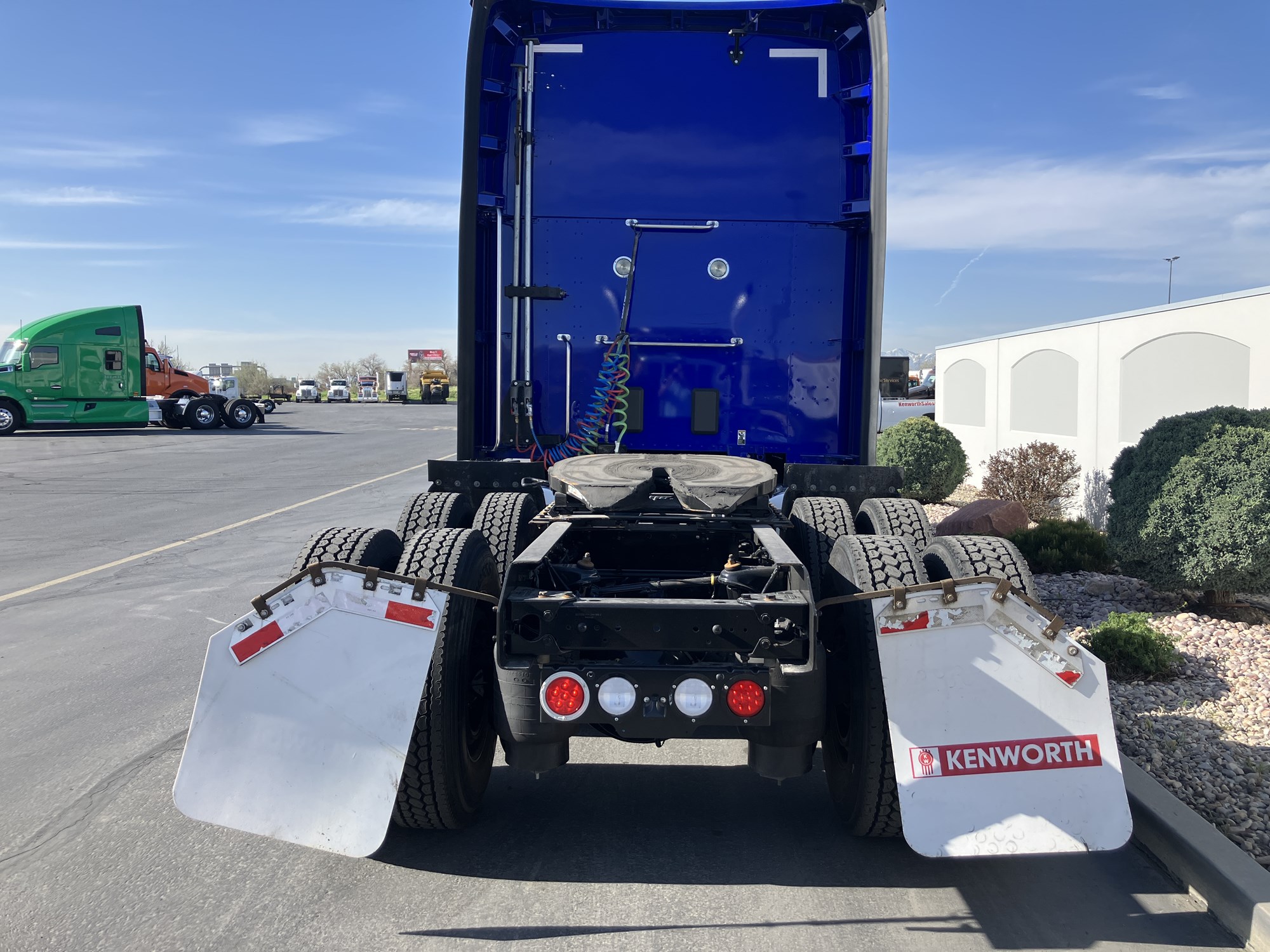 2021 Kenworth T680 - image 5 of 6