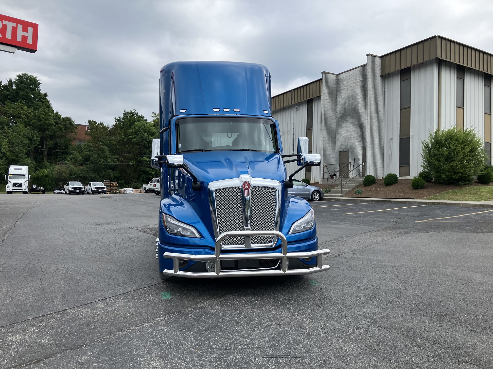 2023 Kenworth T680 Next Gen - image 3 of 6
