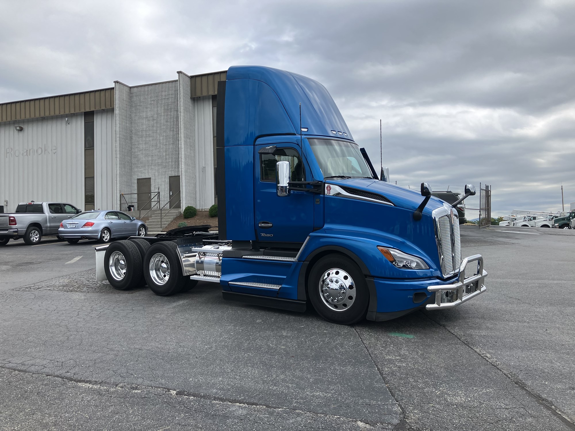 2023 Kenworth T680 Next Gen - image 4 of 6