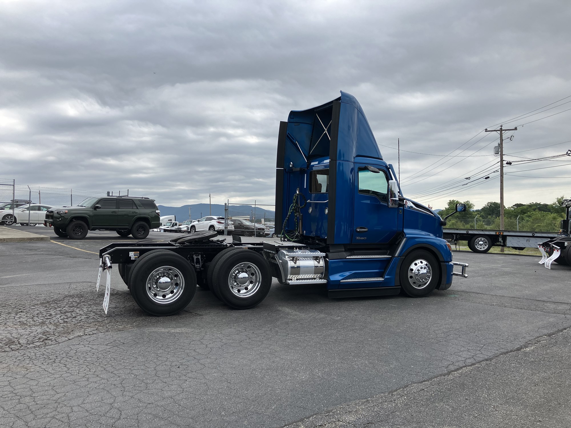 2023 Kenworth T680 Next Gen - image 6 of 6