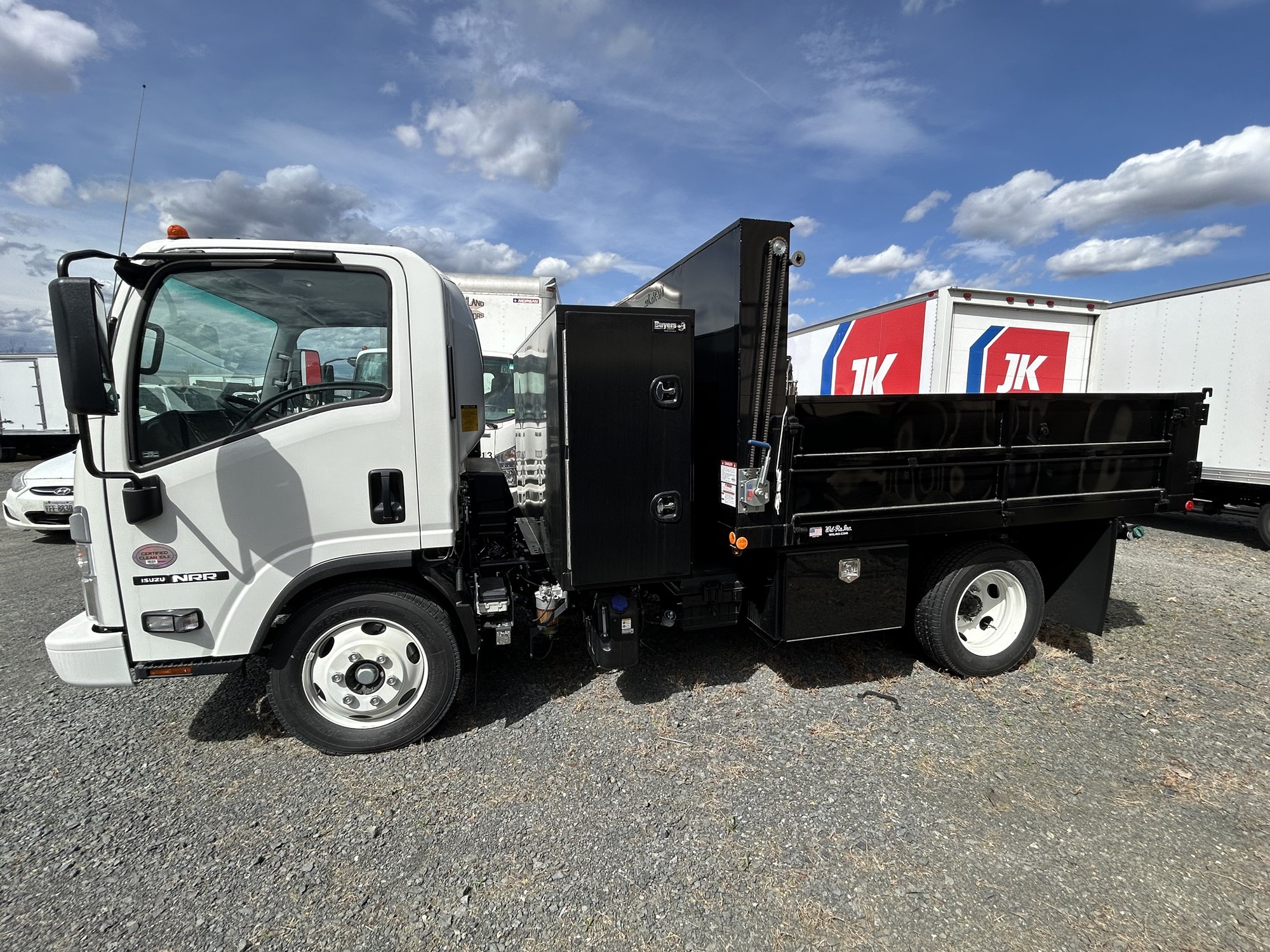 2024 Isuzu NRR 3U2 - image 3 of 6
