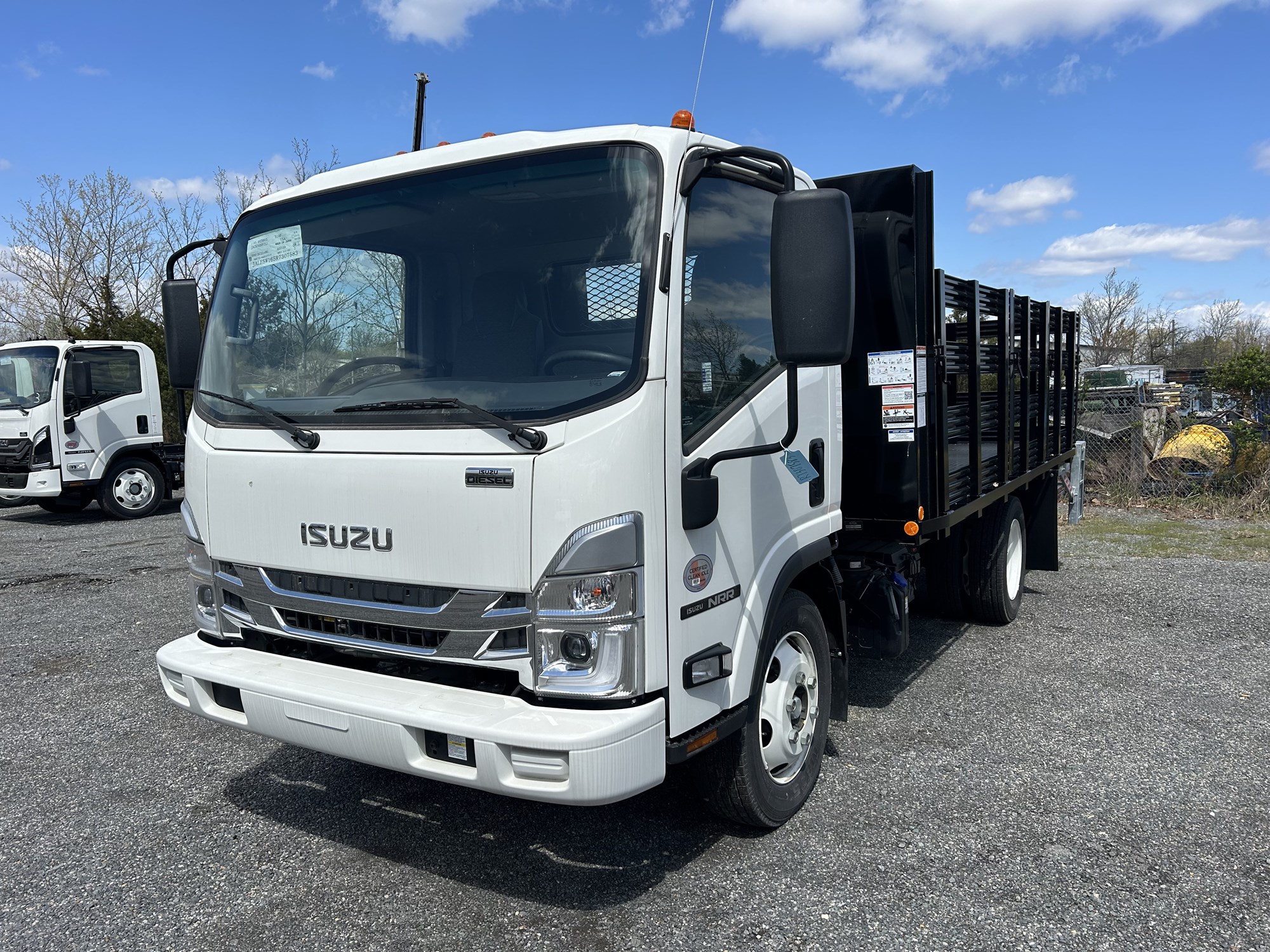 2024 Isuzu NRR 3U2 - image 1 of 6