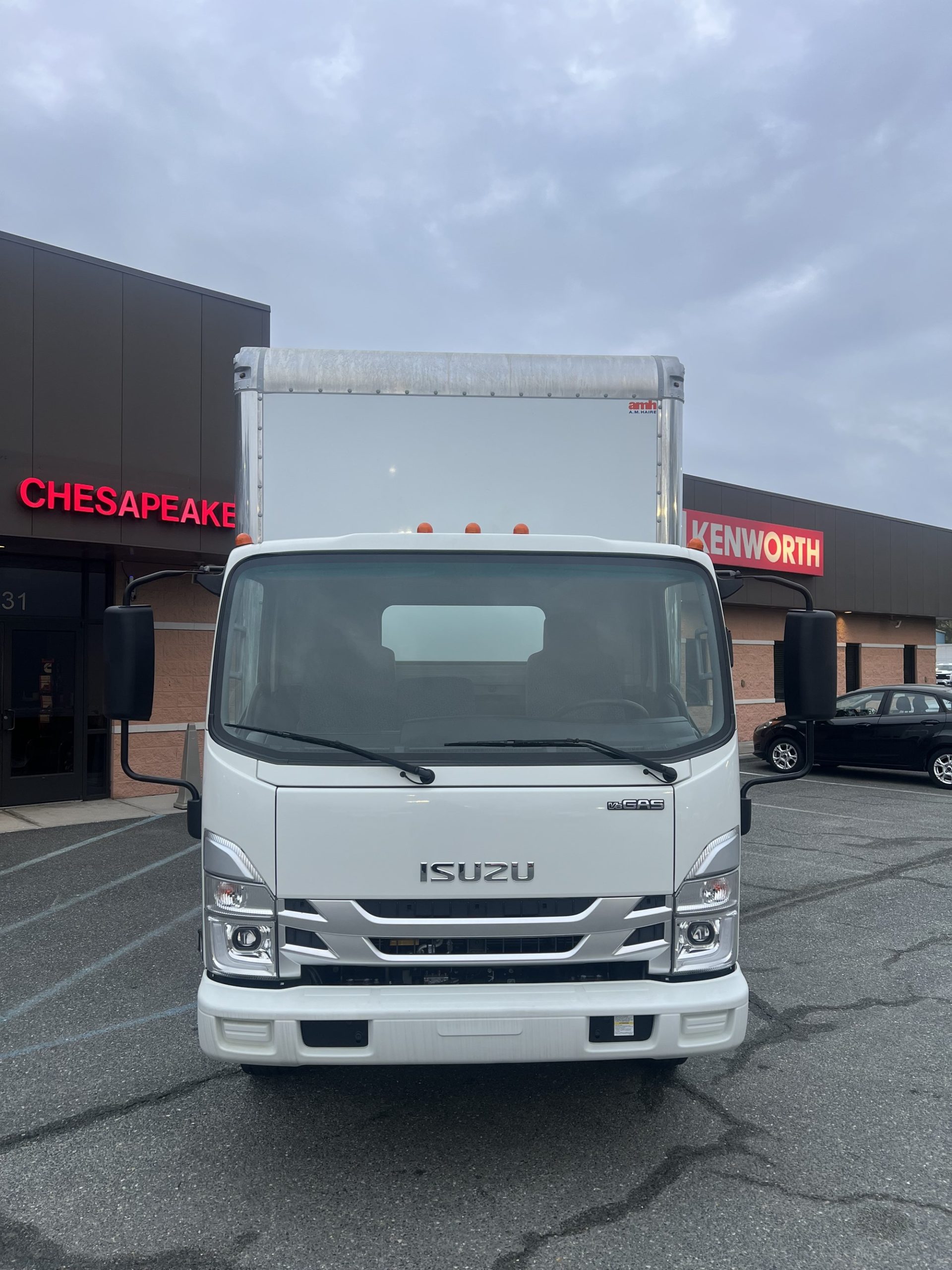 2024 Isuzu NPR GAS HD 1F4 - image 2 of 6