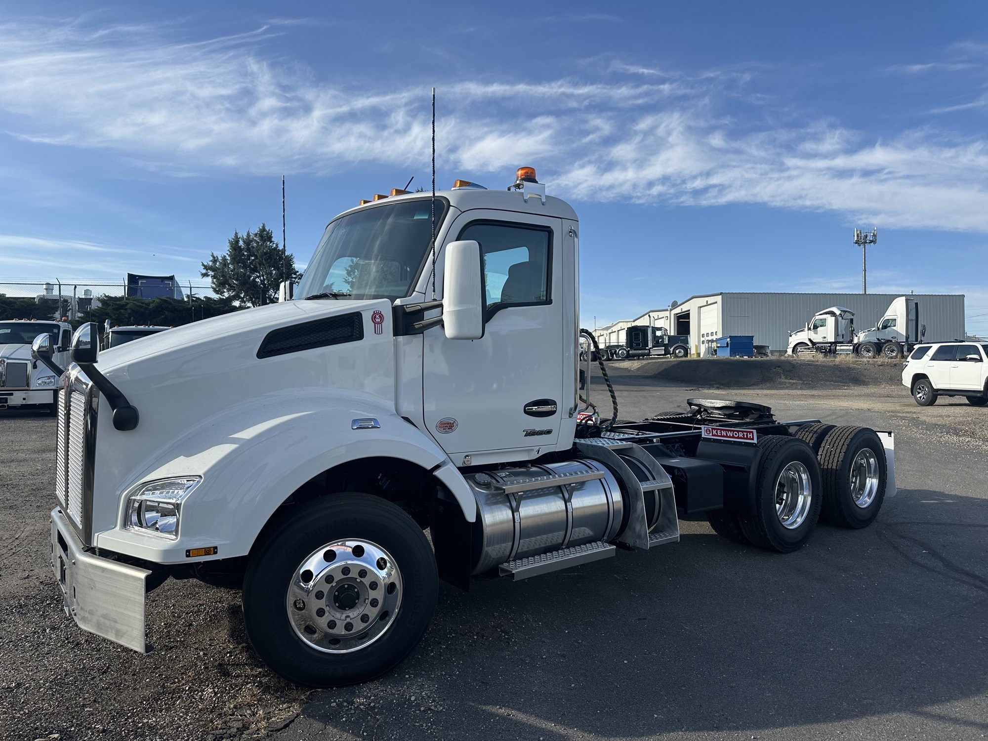 2025 Kenworth T880 - image 1