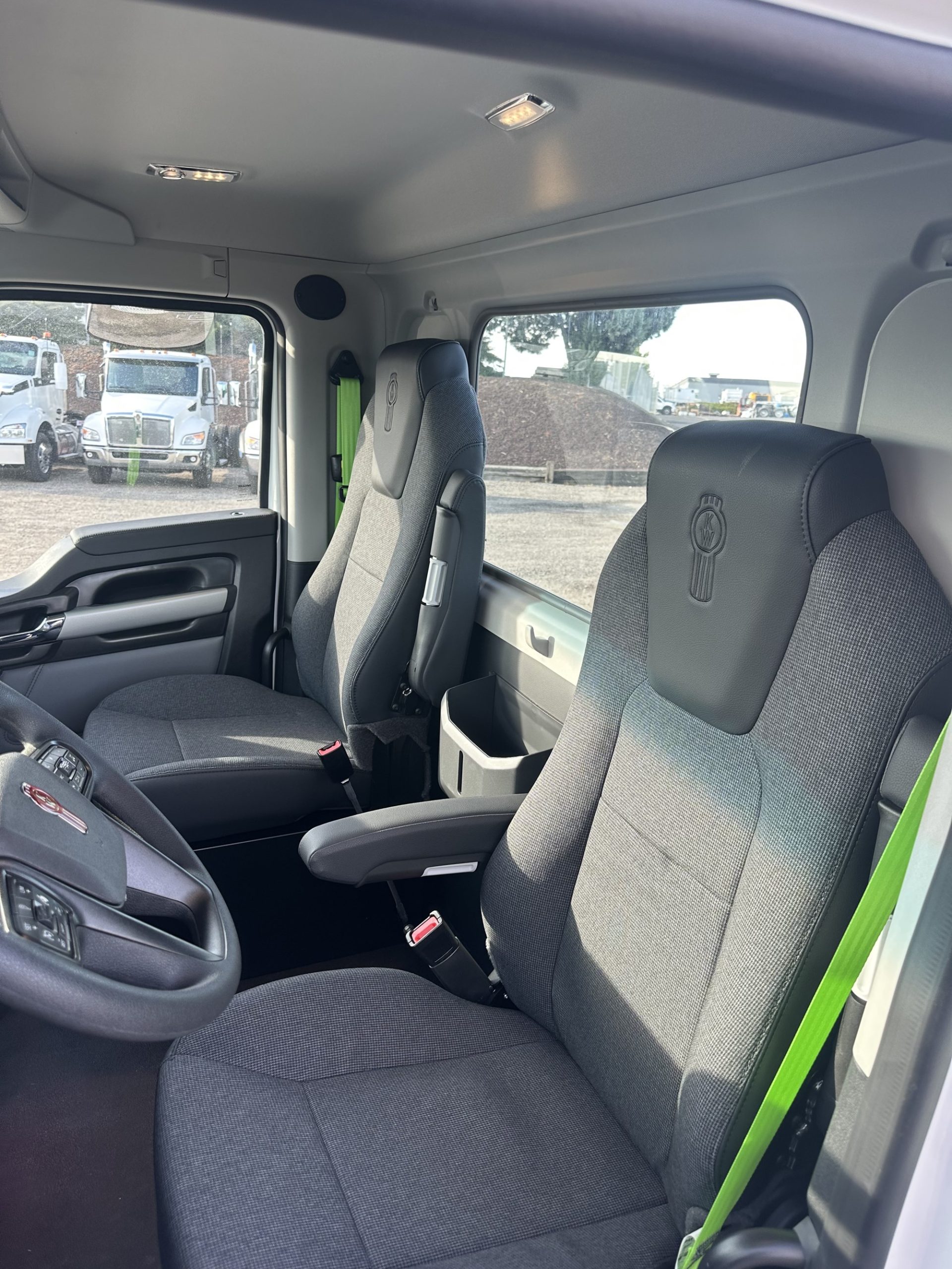 2025 Kenworth T880 - image 5